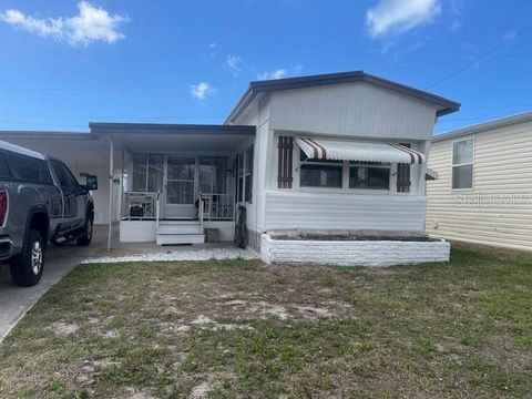 Photo of 767 N Green Circle, Venice, FL 34285 (MLS # N6143311)