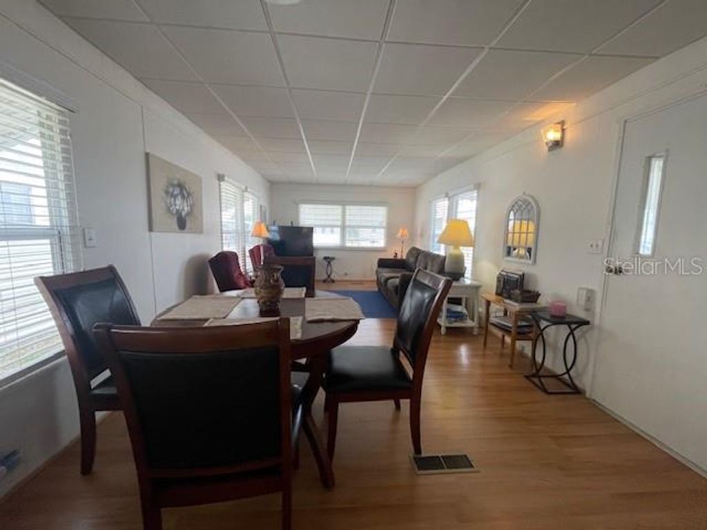 Photo of 767 N Green Circle, Venice, FL 34285 (MLS # N6143311)