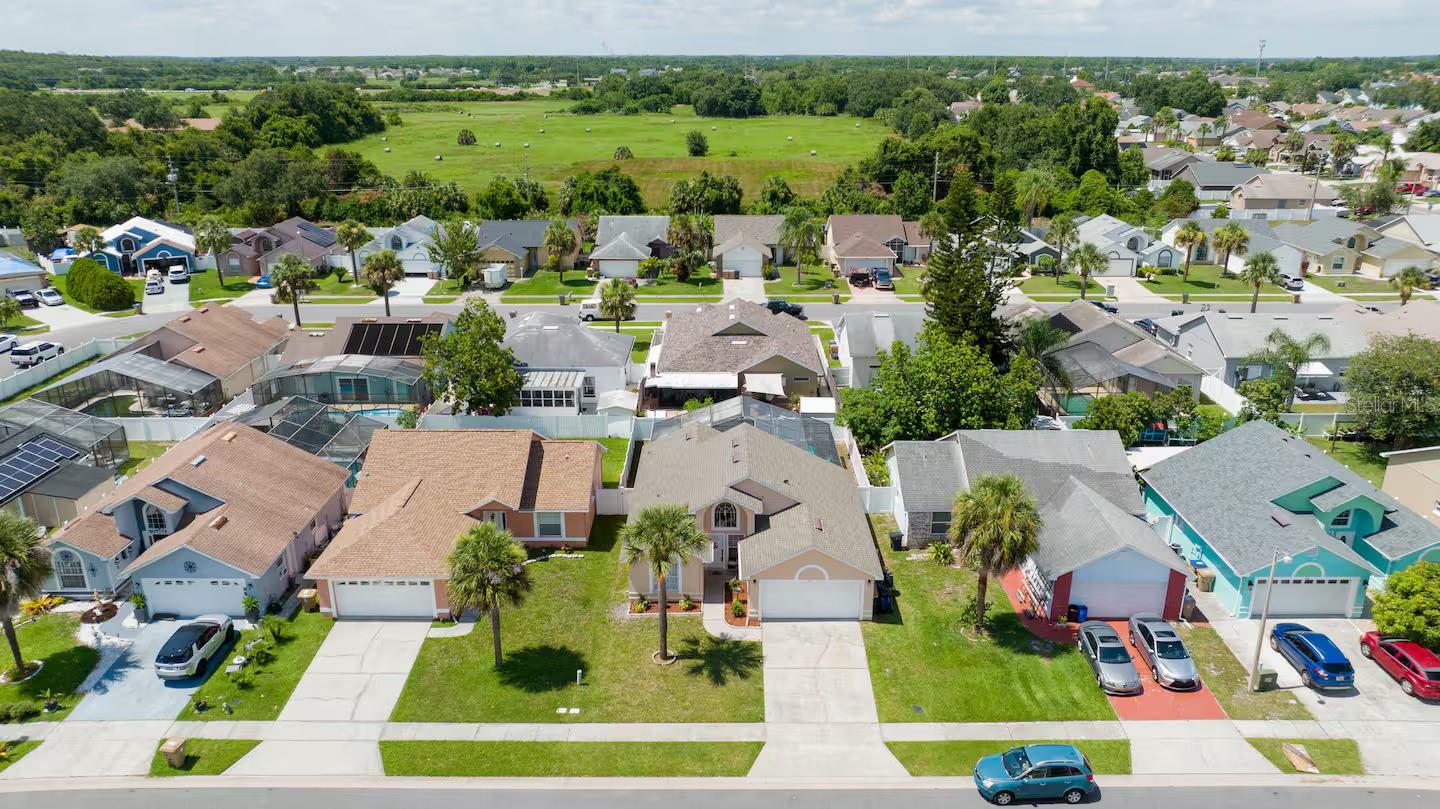 751 COUNTRY WOODS CIRCLE