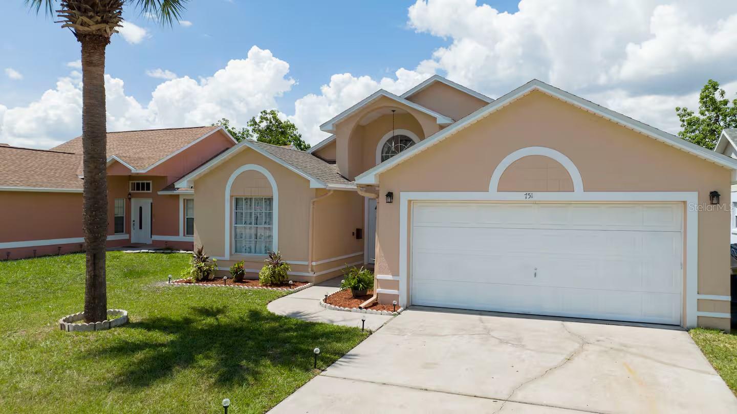 751 COUNTRY WOODS CIRCLE