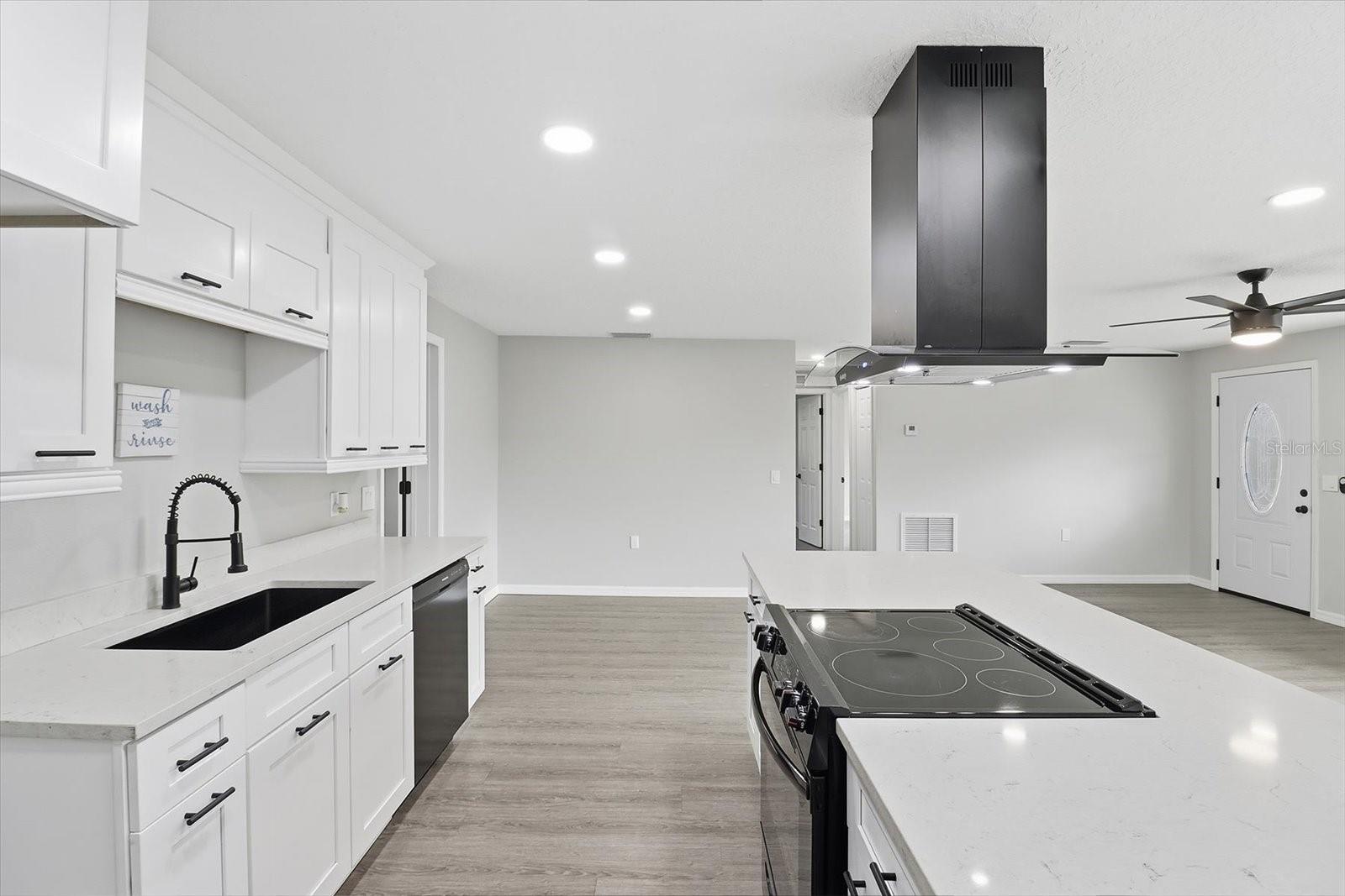 BEVERLY HILLS UNIT 02 - Residential