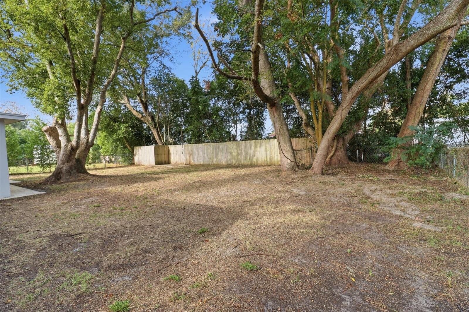 BEVERLY HILLS UNIT 02 - Residential