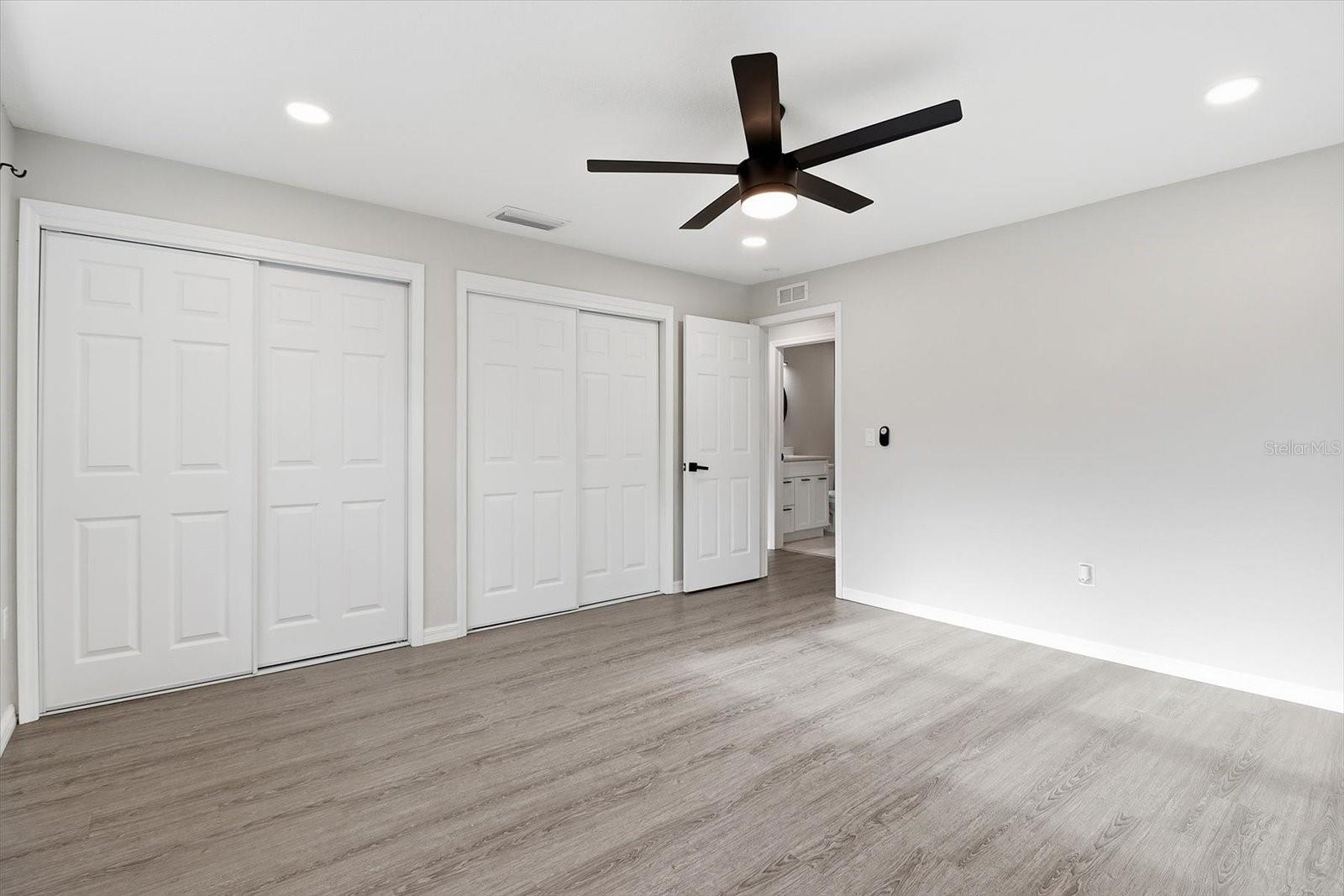 BEVERLY HILLS UNIT 02 - Residential