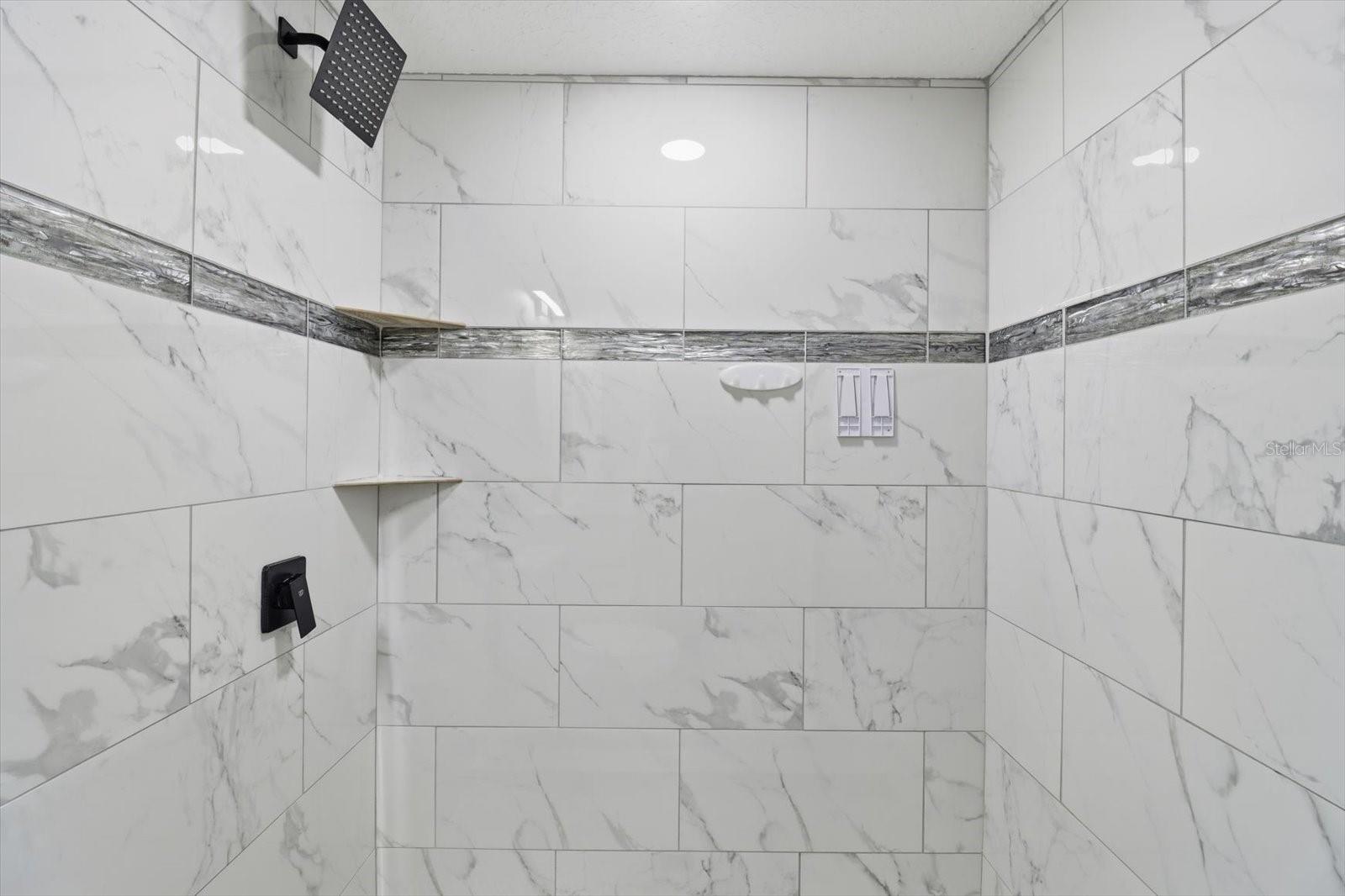 BEVERLY HILLS UNIT 02 - Residential