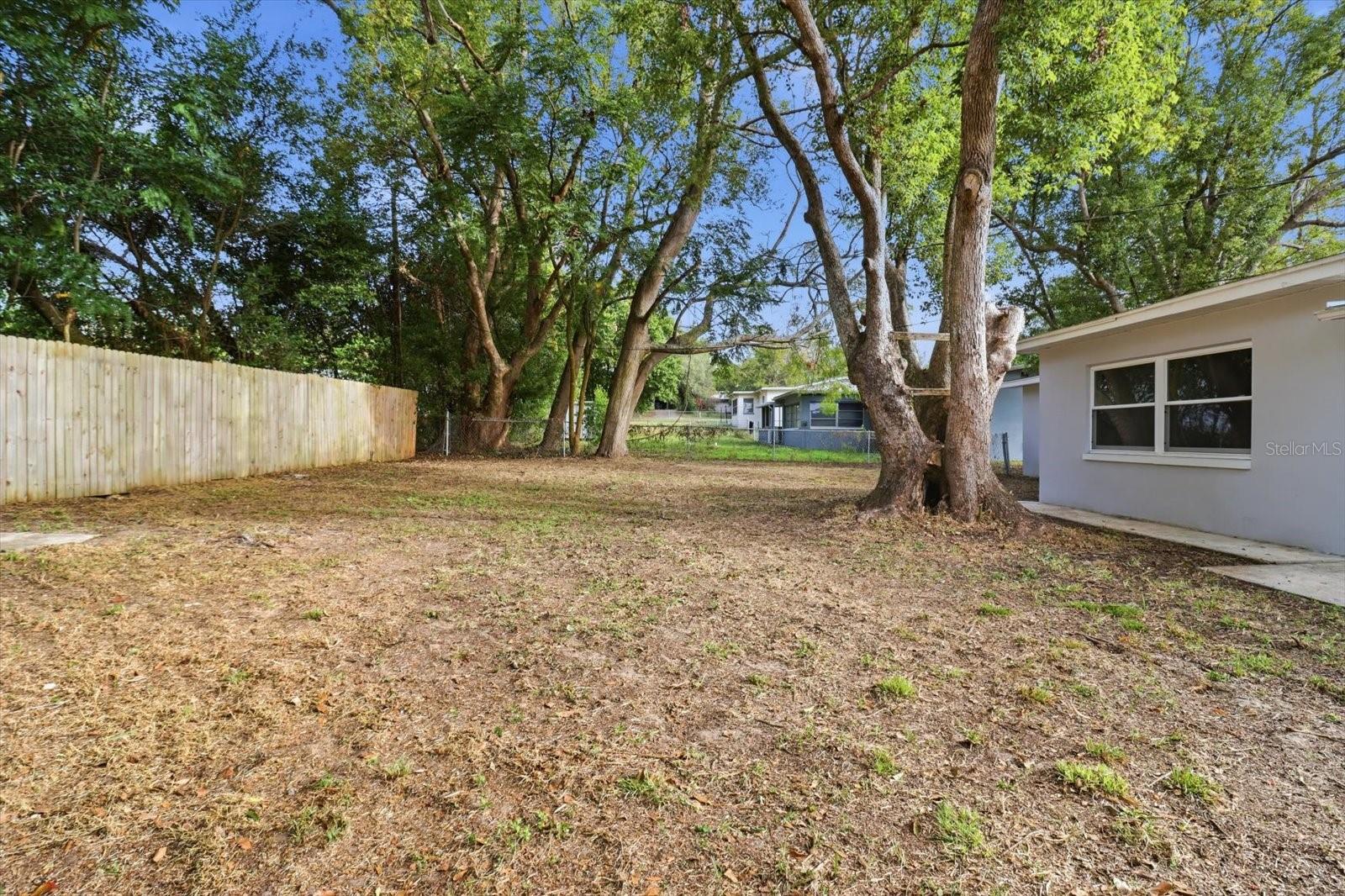 BEVERLY HILLS UNIT 02 - Residential