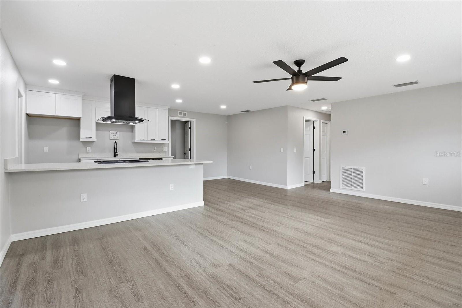 BEVERLY HILLS UNIT 02 - Residential