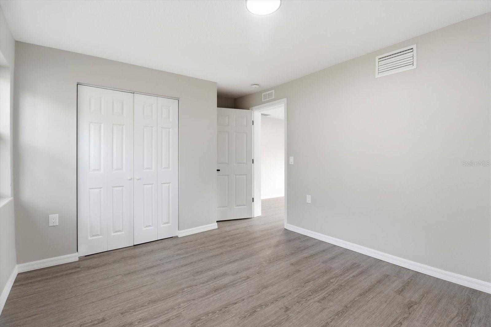 BEVERLY HILLS UNIT 02 - Residential