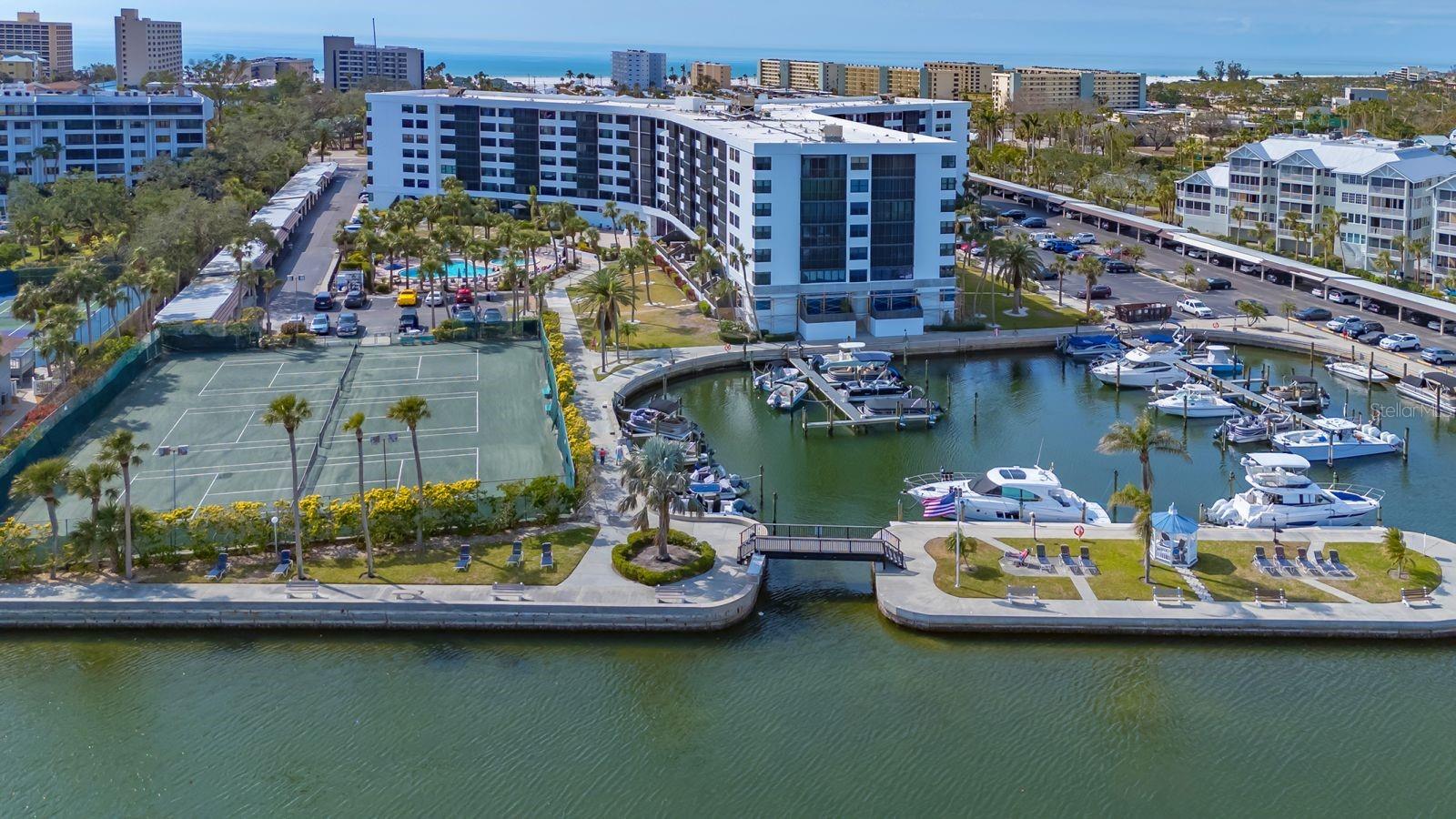 HARBOR TOWERS Y & R - Residential