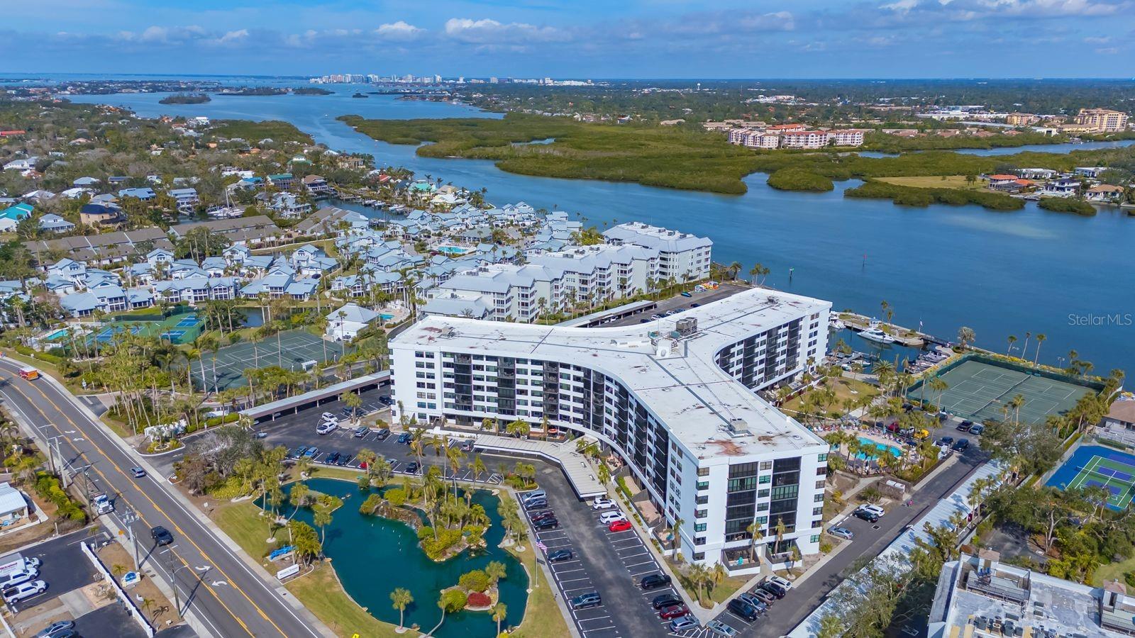 HARBOR TOWERS Y & R - Residential