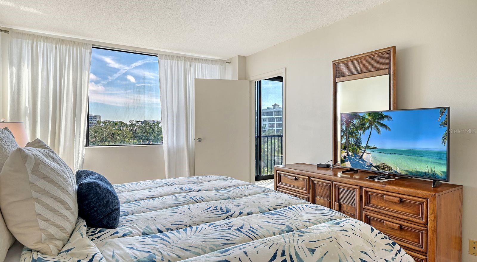 HARBOR TOWERS Y & R - Residential