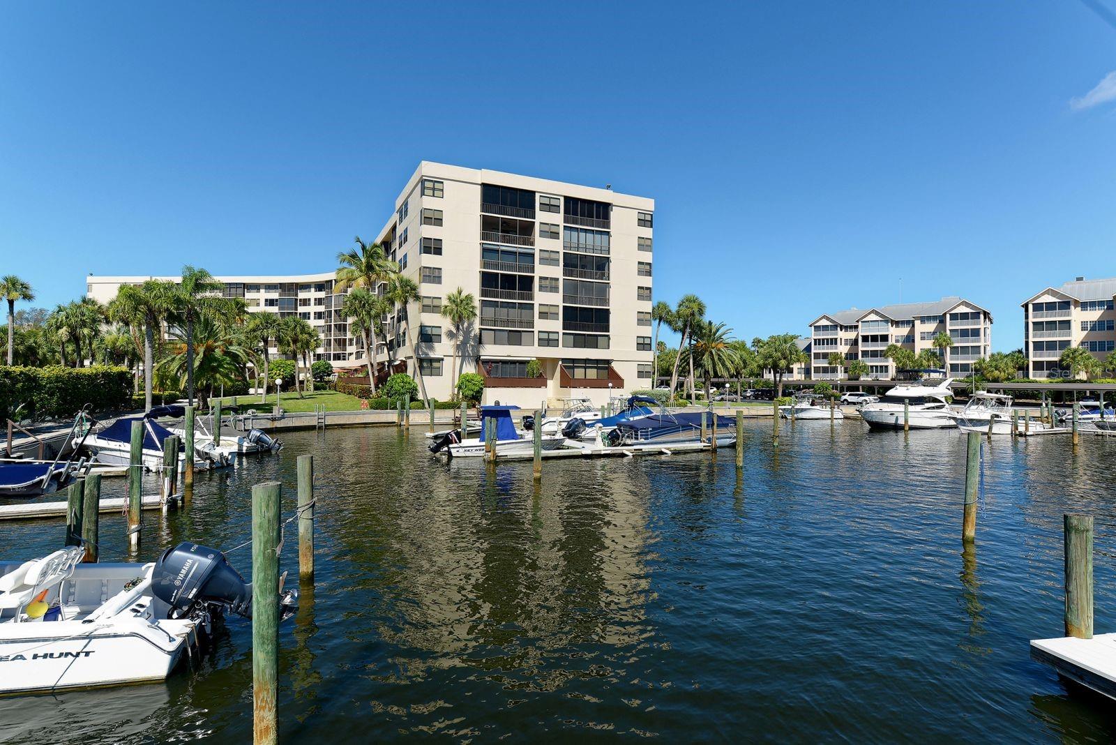 HARBOR TOWERS Y & R - Residential