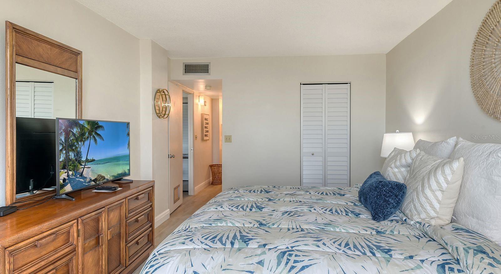 HARBOR TOWERS Y & R - Residential