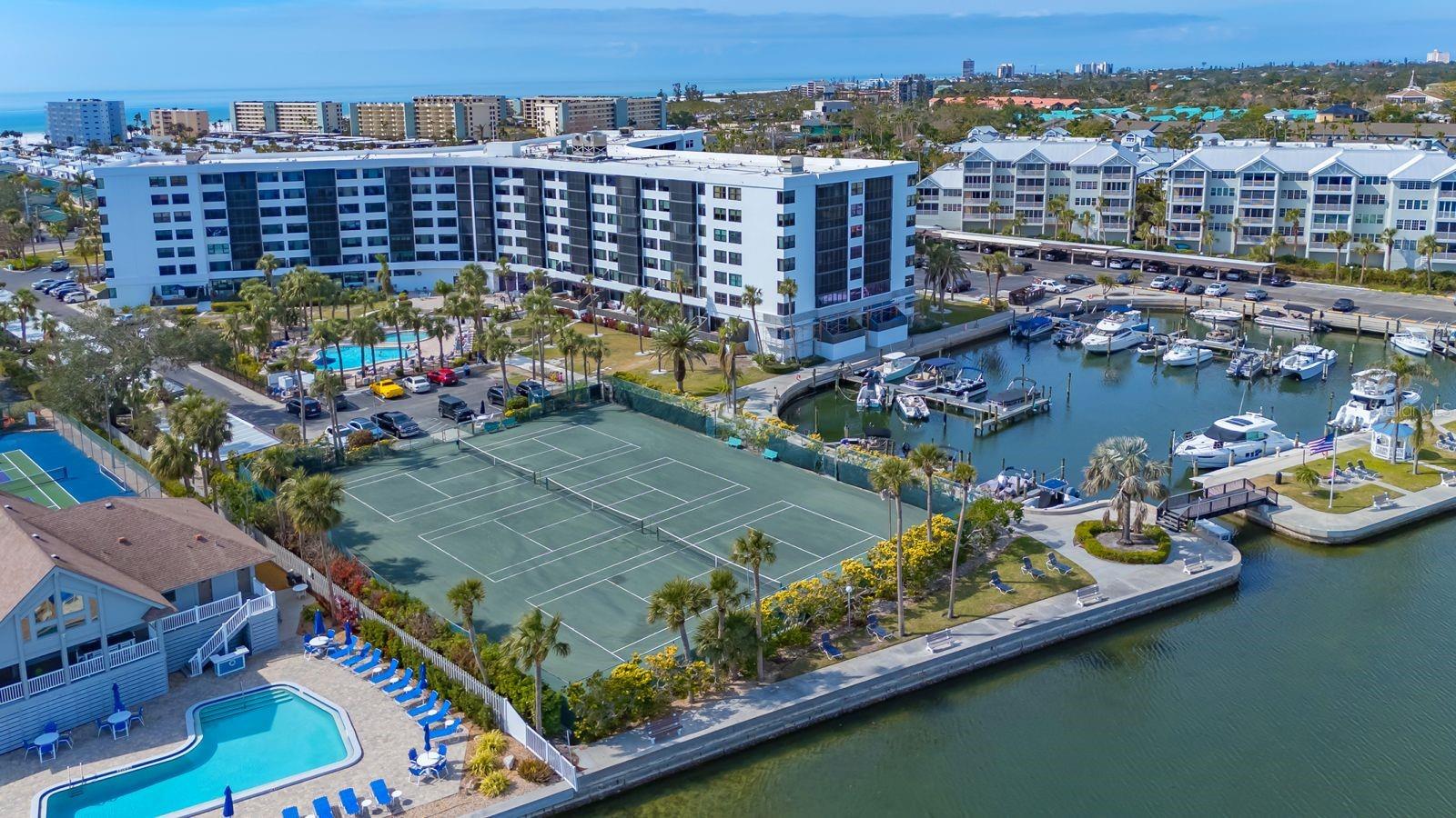 HARBOR TOWERS Y & R - Residential