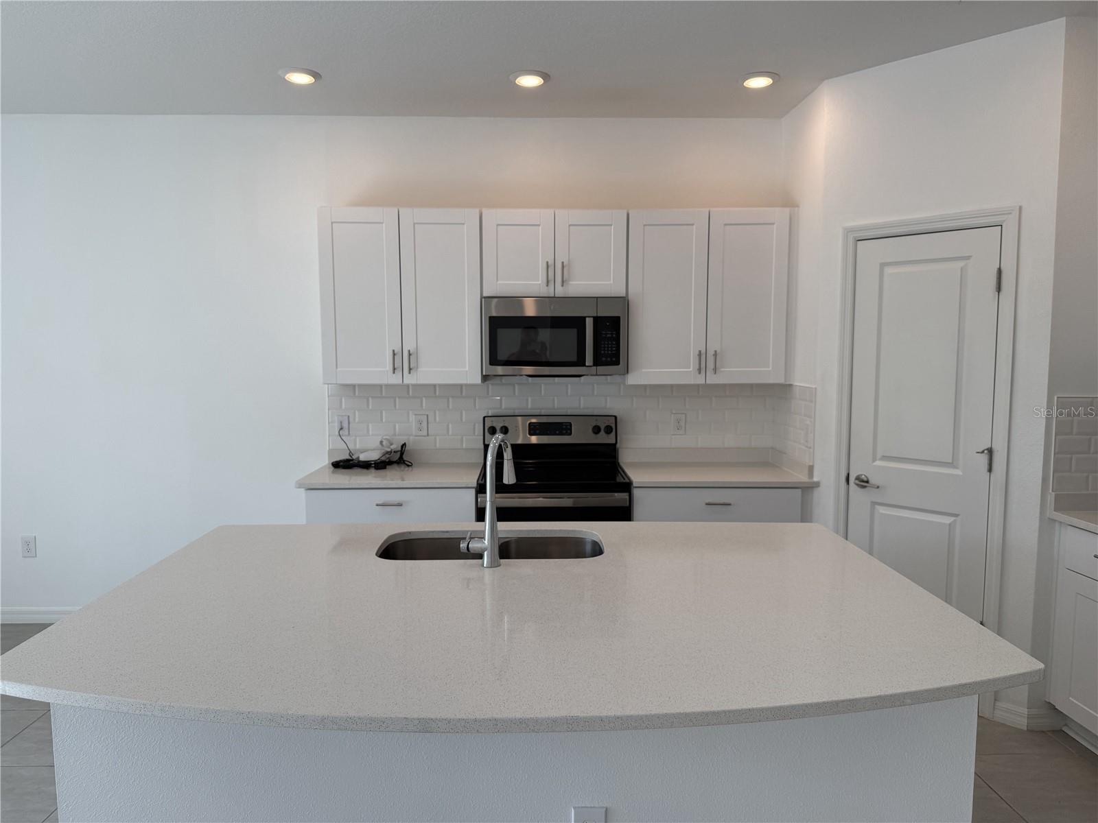 THE TOWNHOMES AT BELLALAGO - Residential Lease