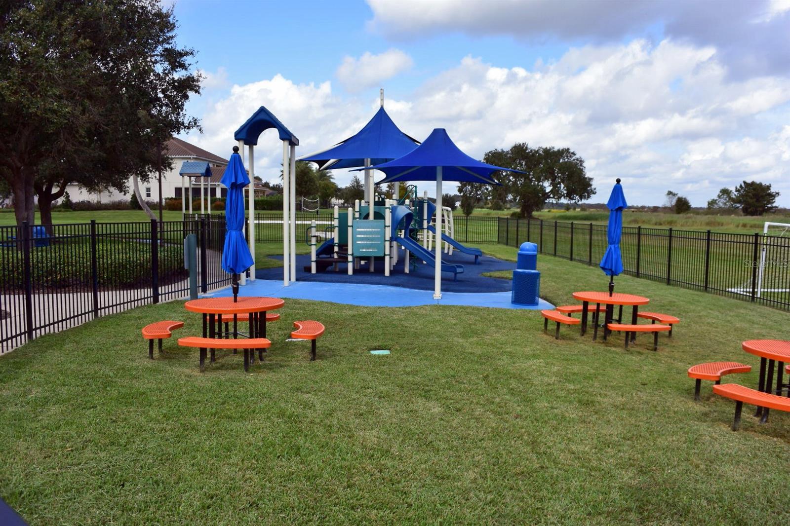 THE TOWNHOMES AT BELLALAGO - Residential Lease