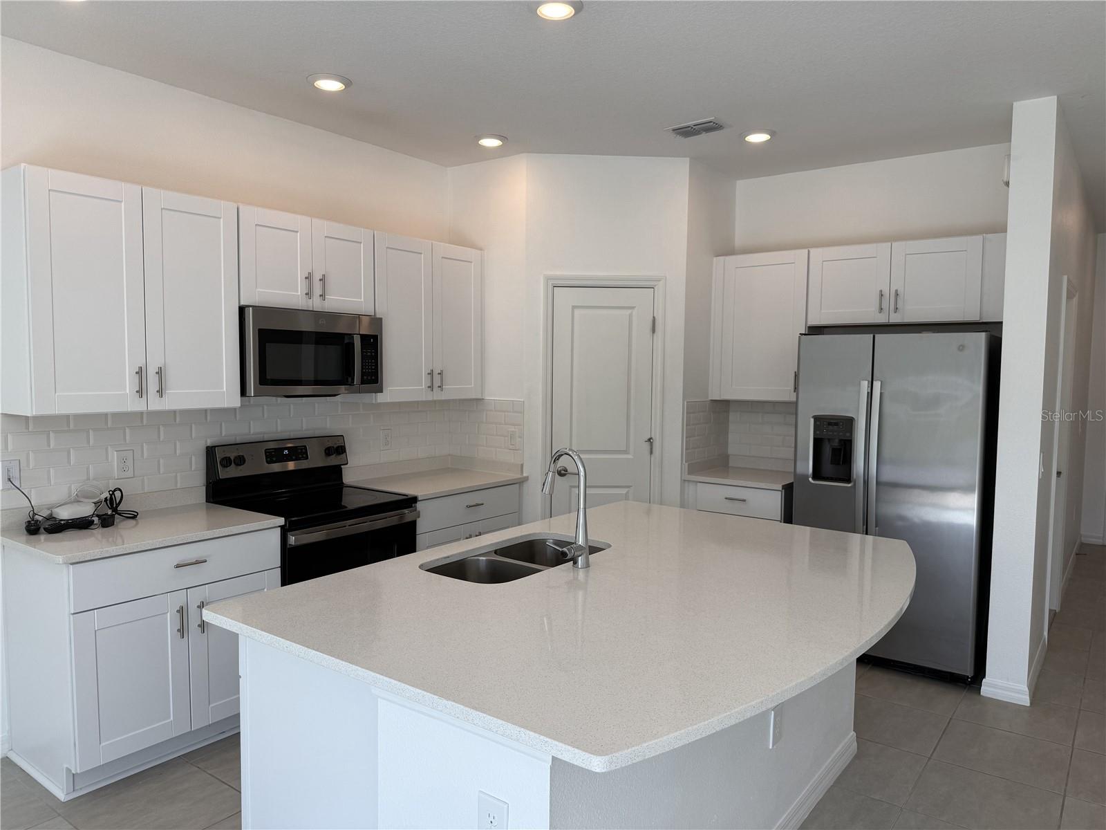 THE TOWNHOMES AT BELLALAGO - Residential Lease