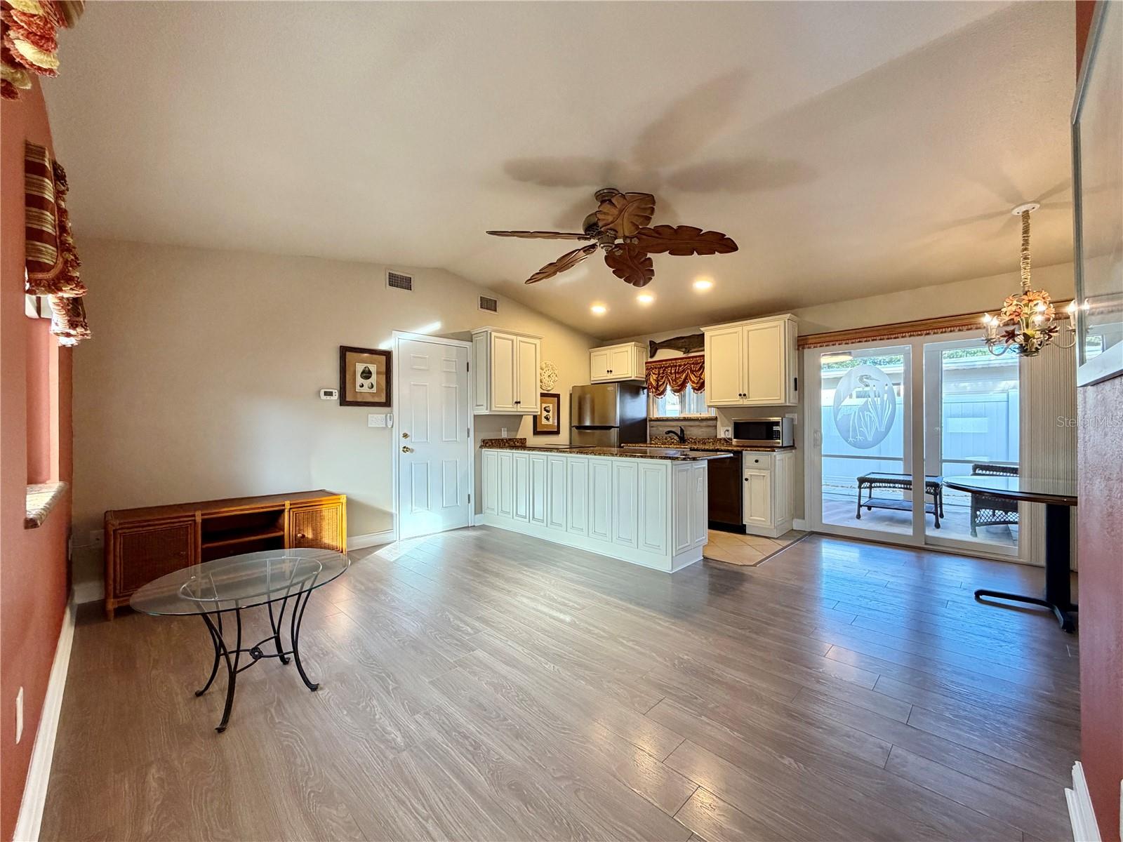 PASADENA VISTA - Residential Lease