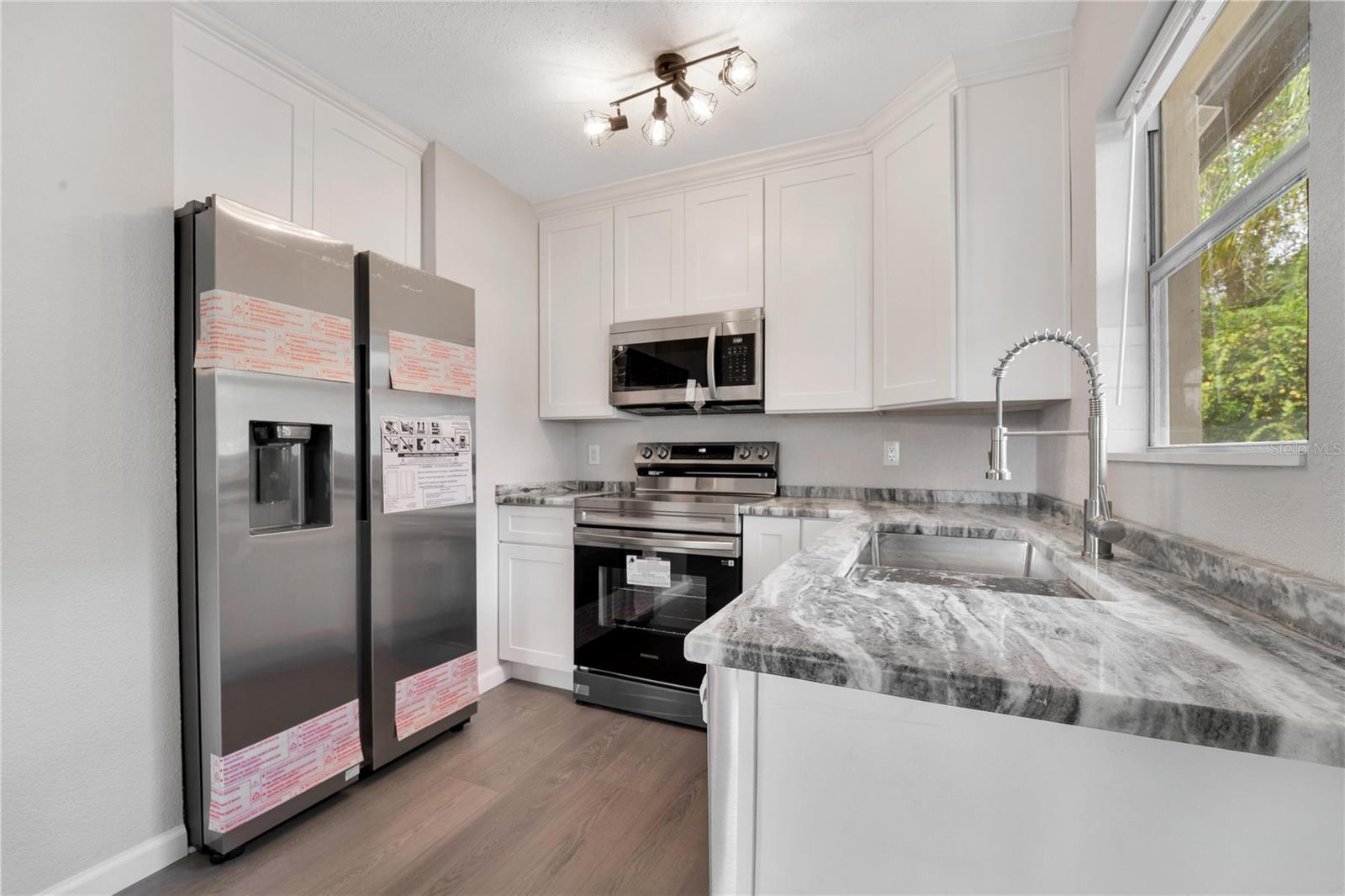 DEL RIO ESTATES UNIT 11 - Residential