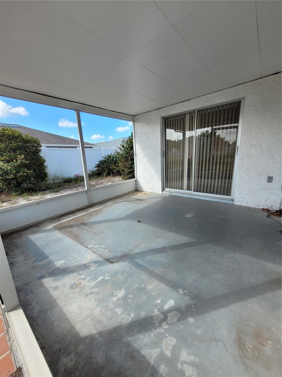 COLONIAL HILLS - Residential