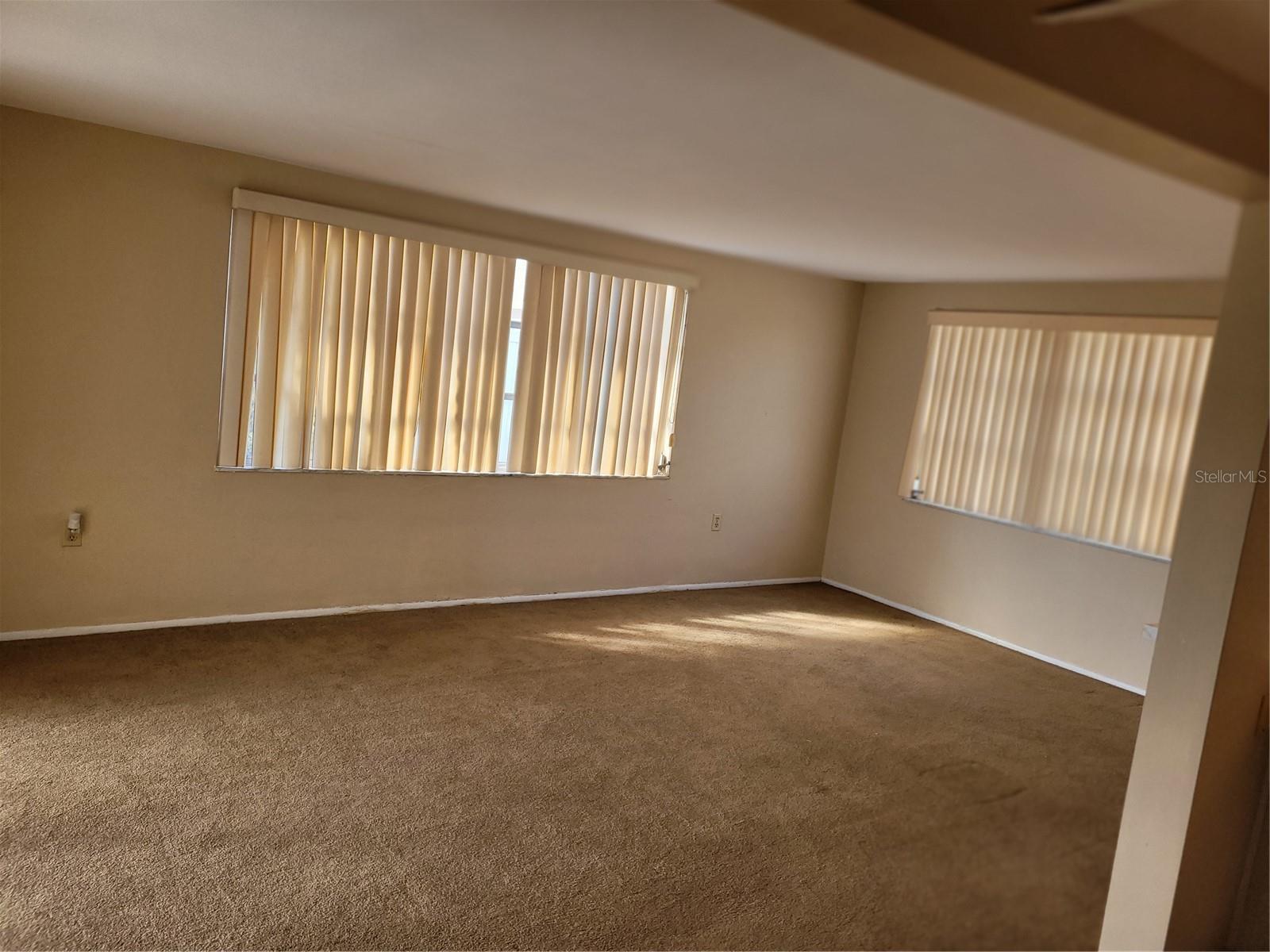 COLONIAL HILLS - Residential