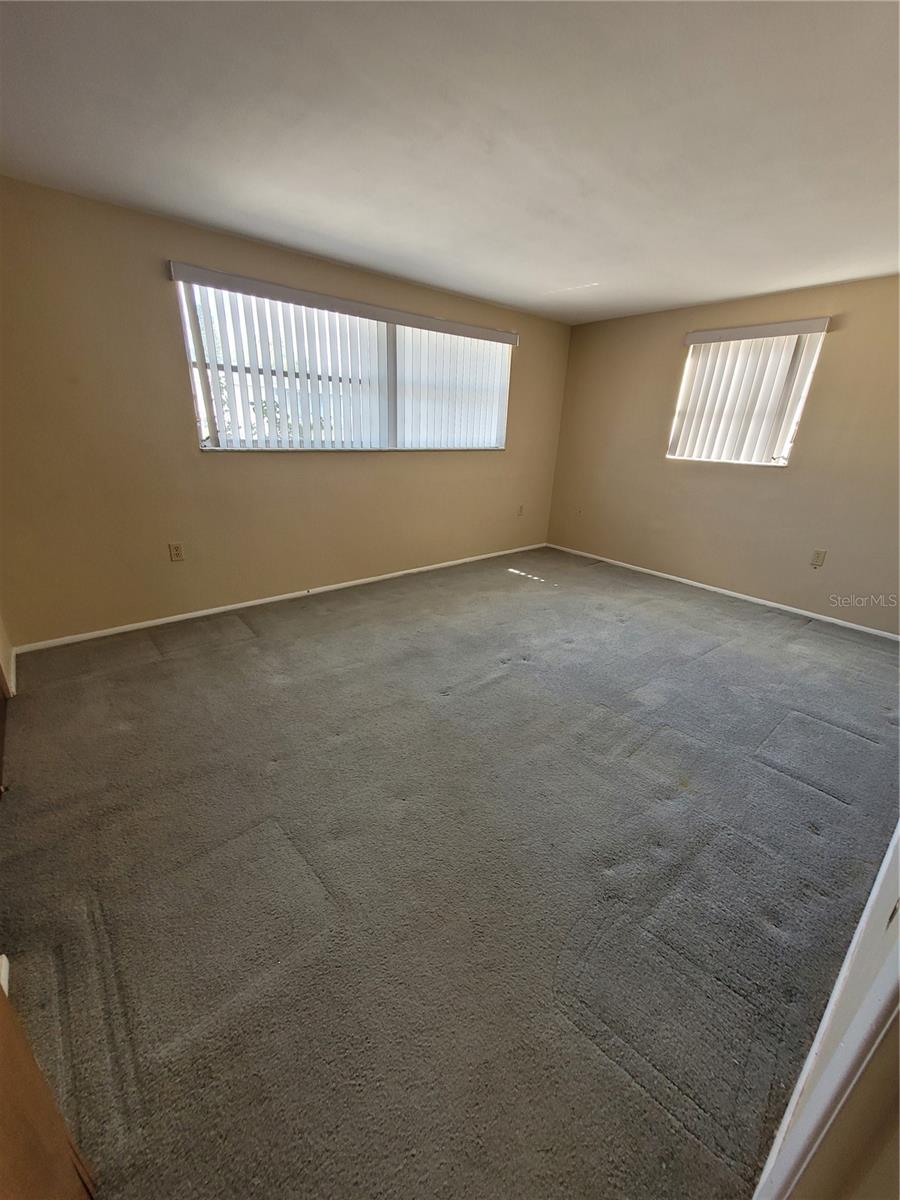 COLONIAL HILLS - Residential