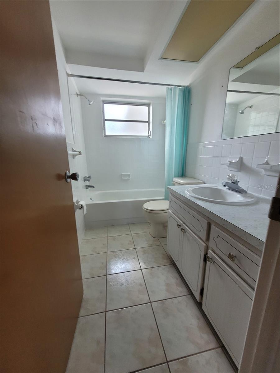 COLONIAL HILLS - Residential