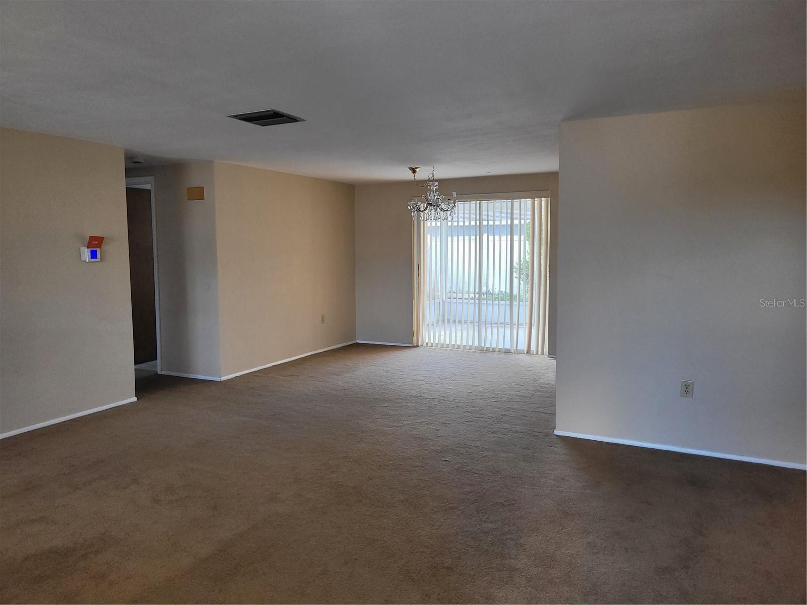 COLONIAL HILLS - Residential