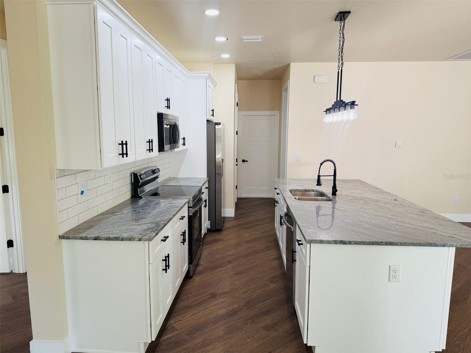 ROYAL HIGHLANDS - Residential