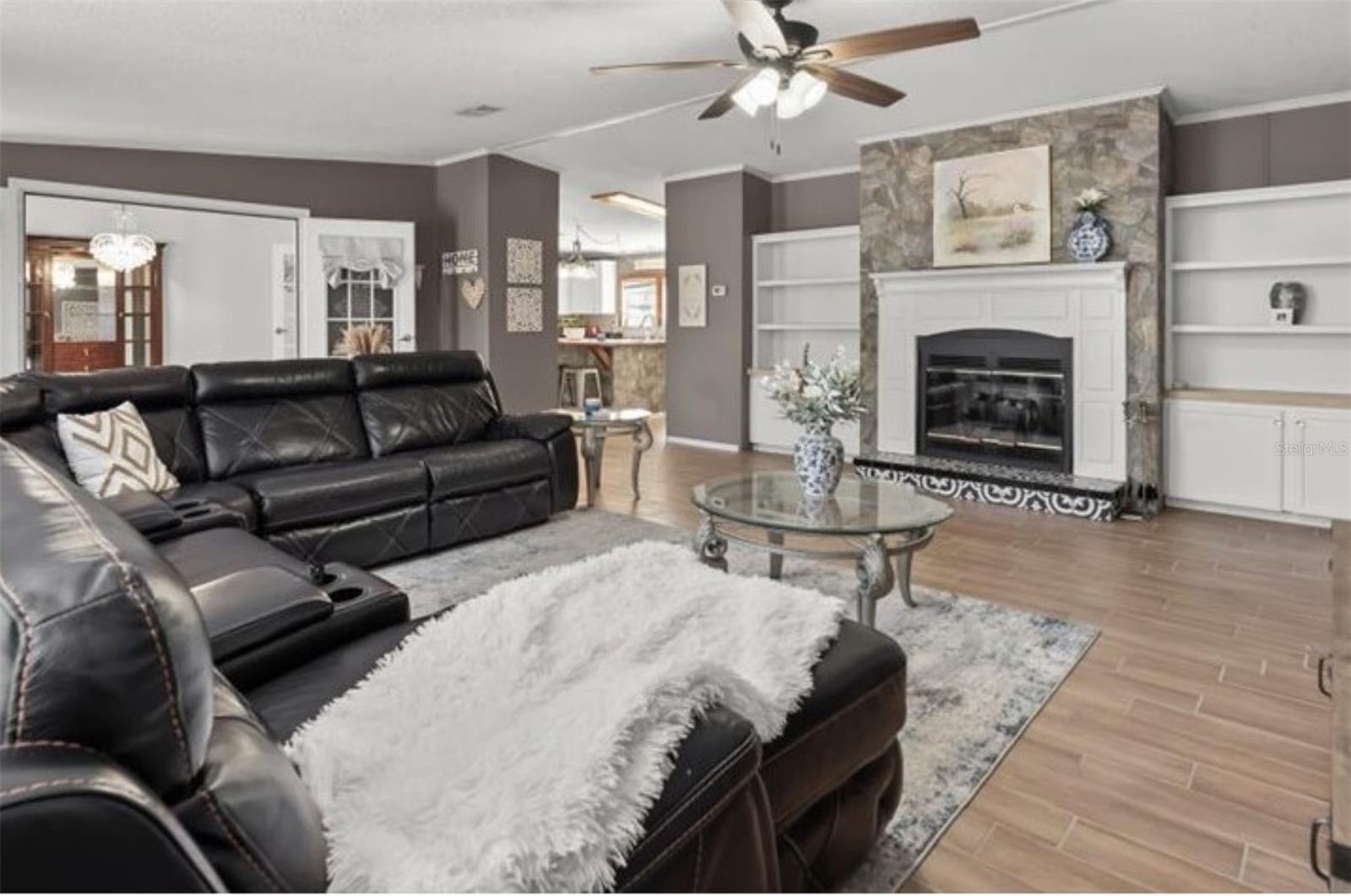 CHRISTMAS PARK FIRST ADD - Residential