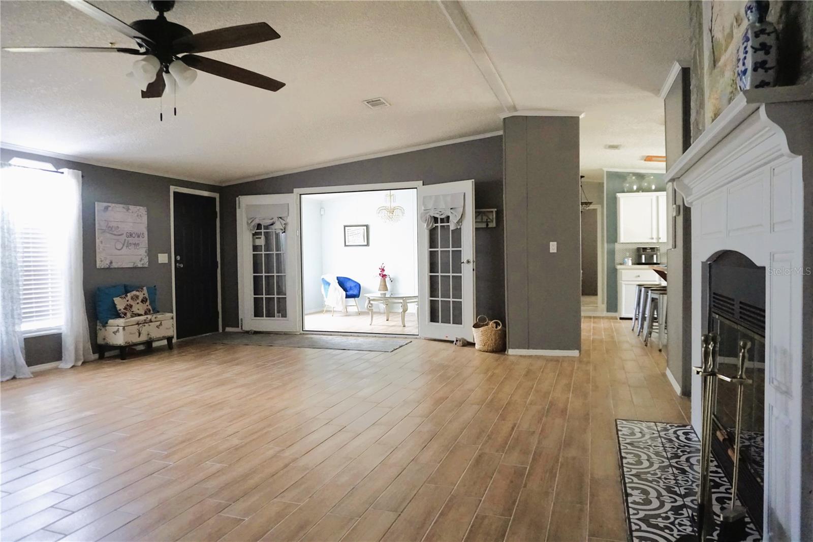 CHRISTMAS PARK FIRST ADD - Residential