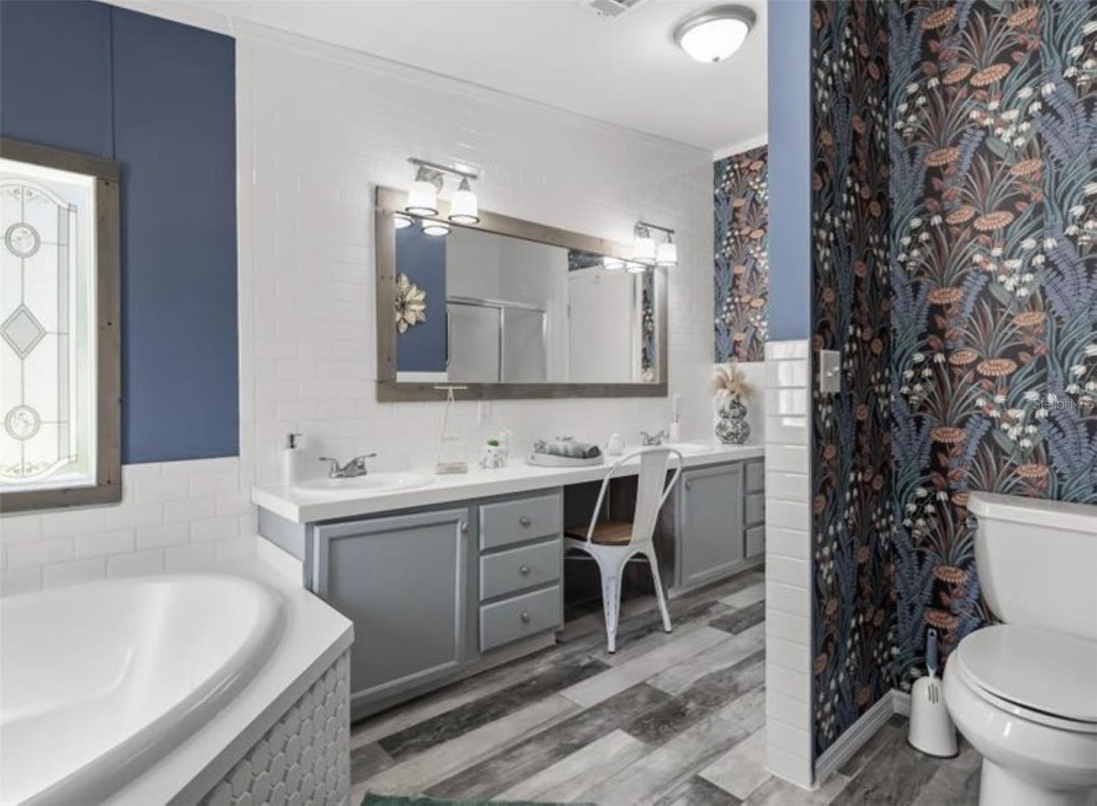 CHRISTMAS PARK FIRST ADD - Residential