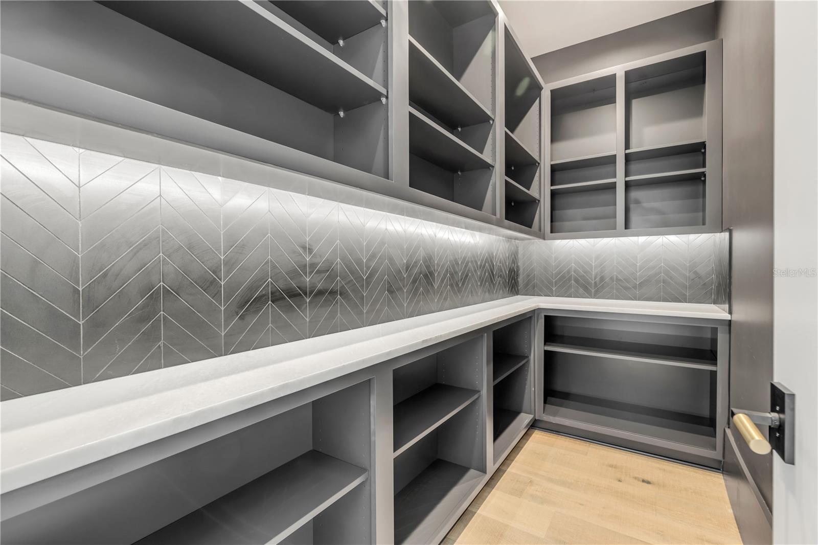 NEW SMYRNA BRIDGE & INV CO 01 - Residential