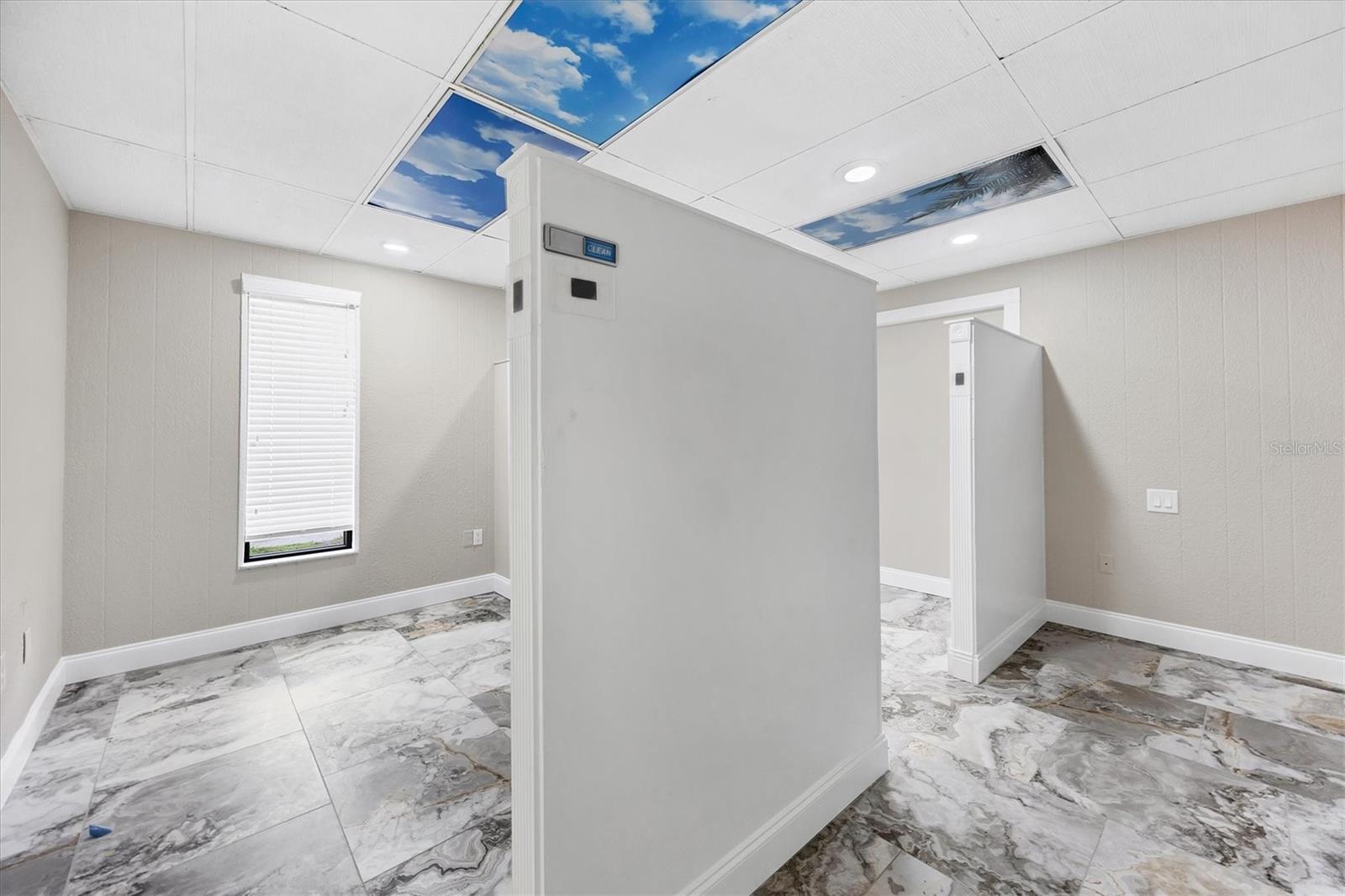 VENICE EDGEWOOD SEC OF - Commercial Sale