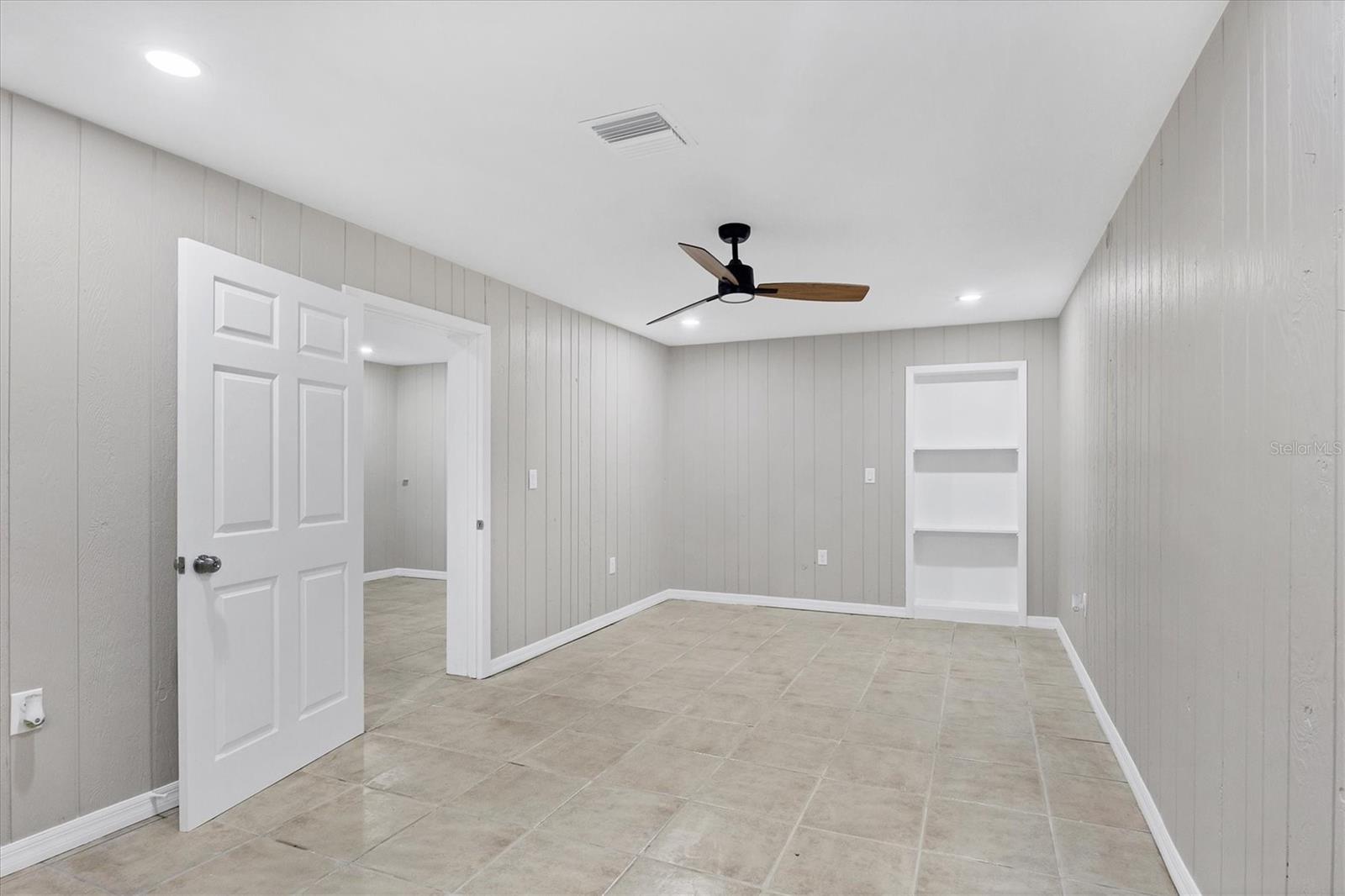 VENICE EDGEWOOD SEC OF - Commercial Sale