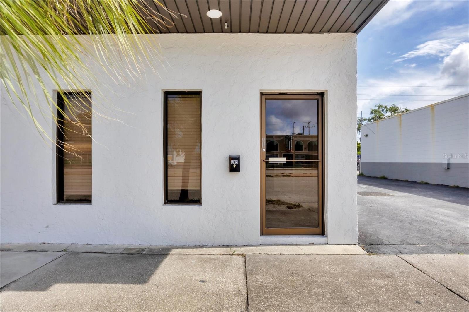 VENICE EDGEWOOD SEC OF - Commercial Sale