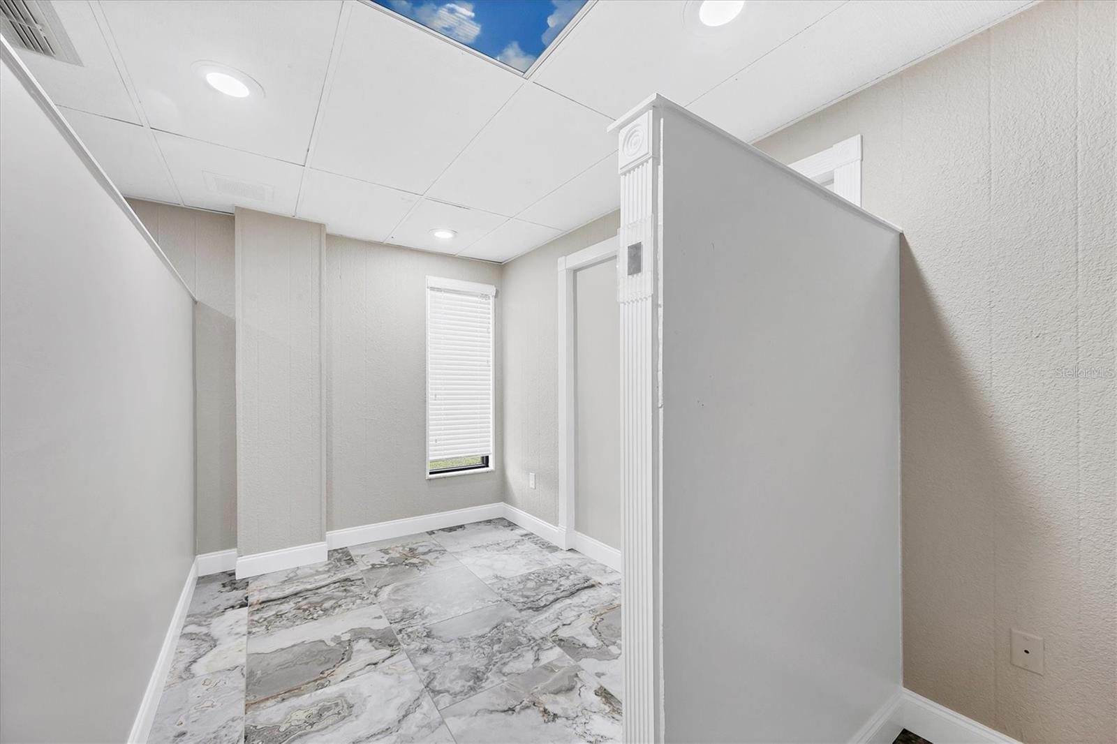 VENICE EDGEWOOD SEC OF - Commercial Sale