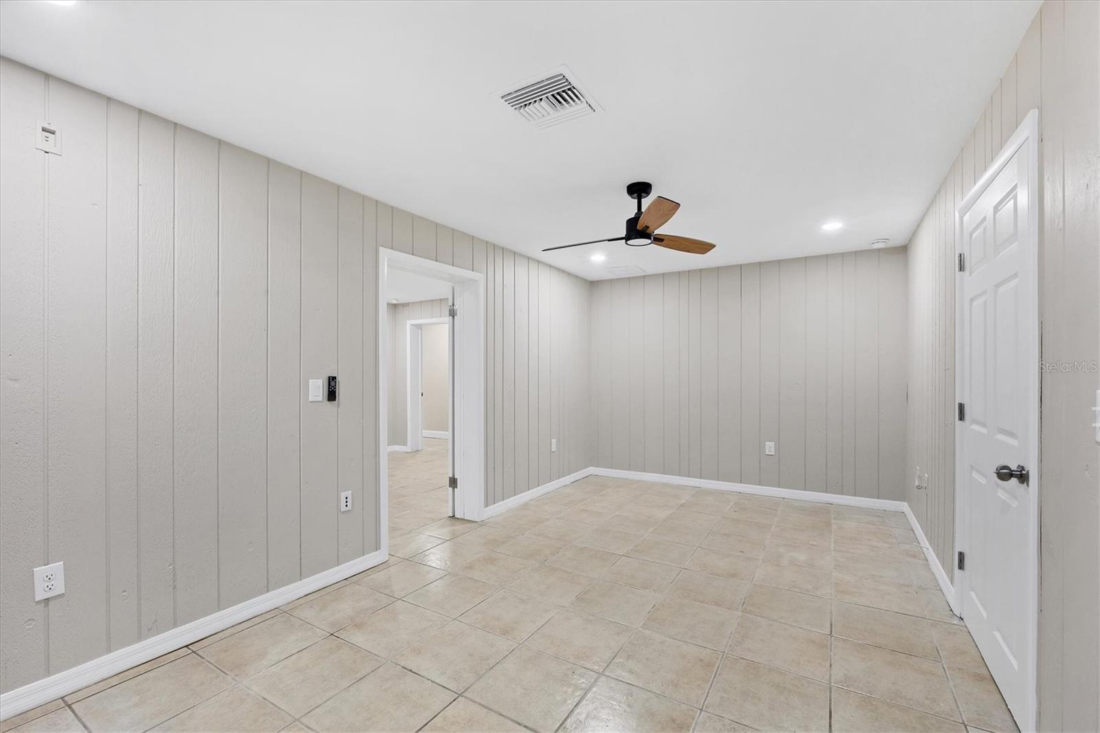 VENICE EDGEWOOD SEC OF - Commercial Sale