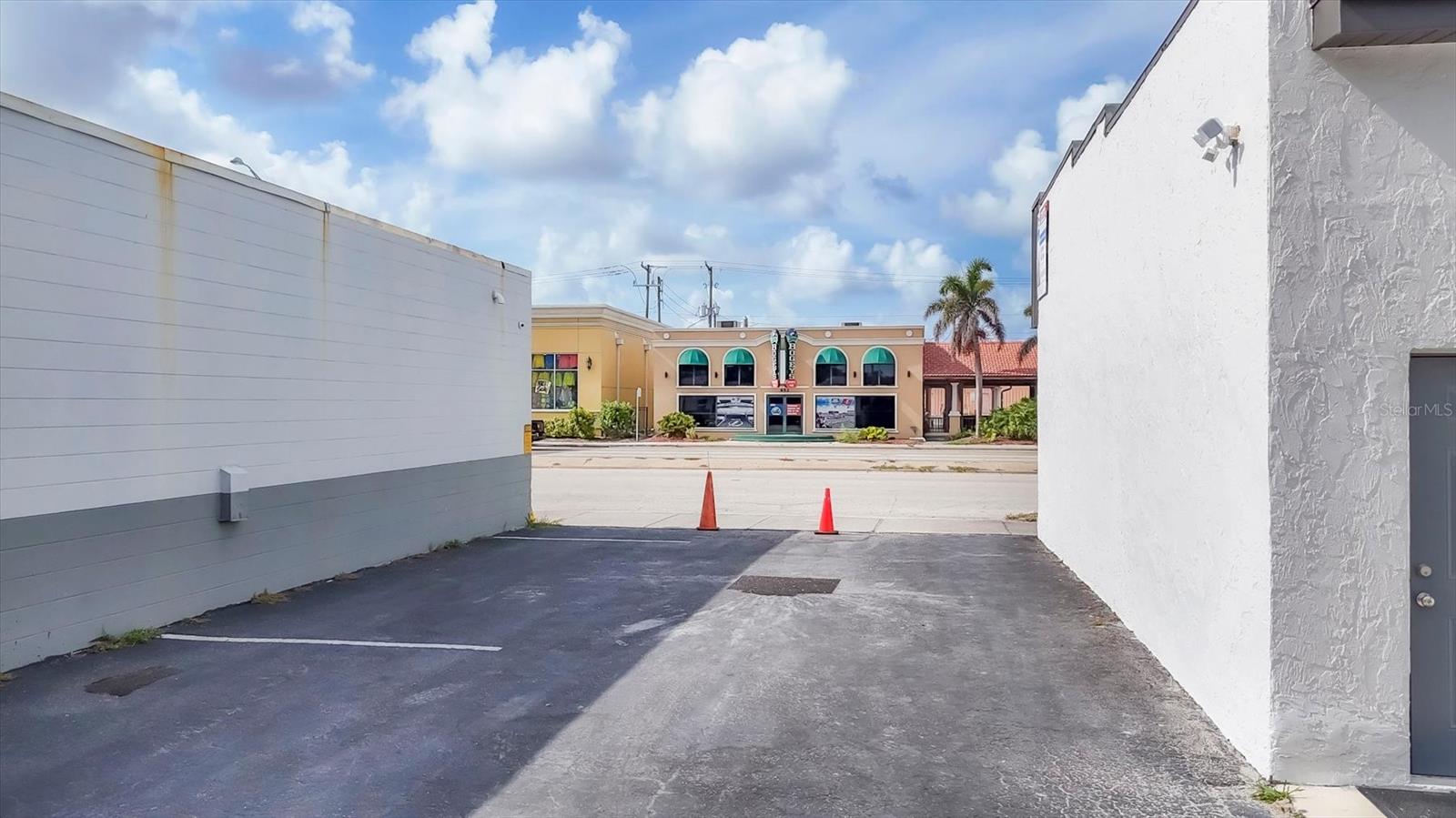VENICE EDGEWOOD SEC OF - Commercial Sale