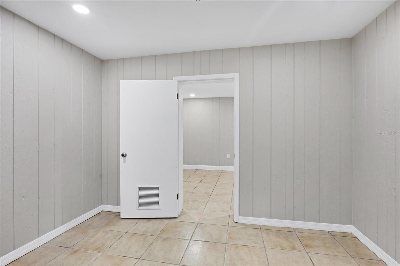 VENICE EDGEWOOD SEC OF - Commercial Sale