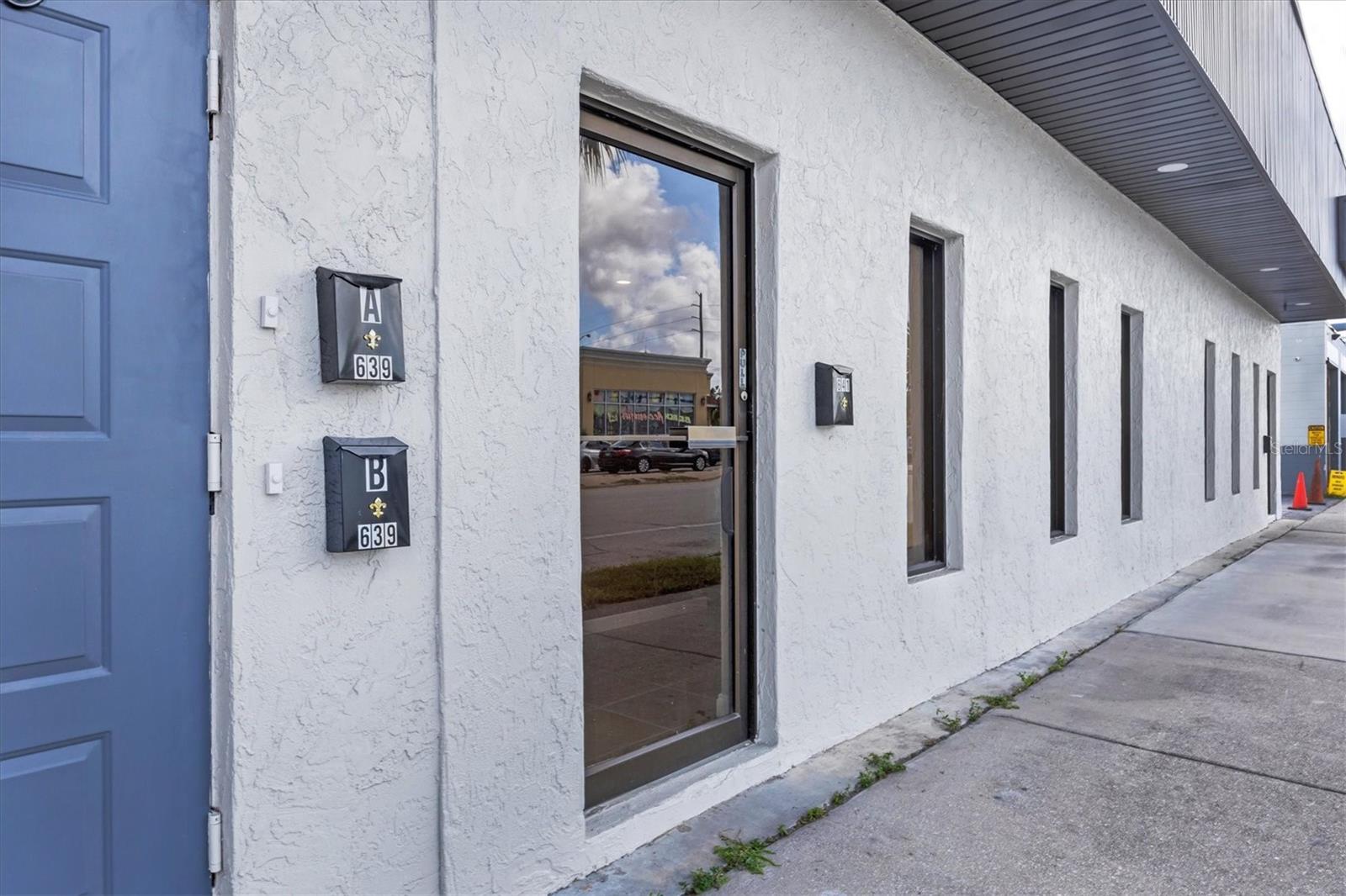 VENICE EDGEWOOD SEC OF - Commercial Sale
