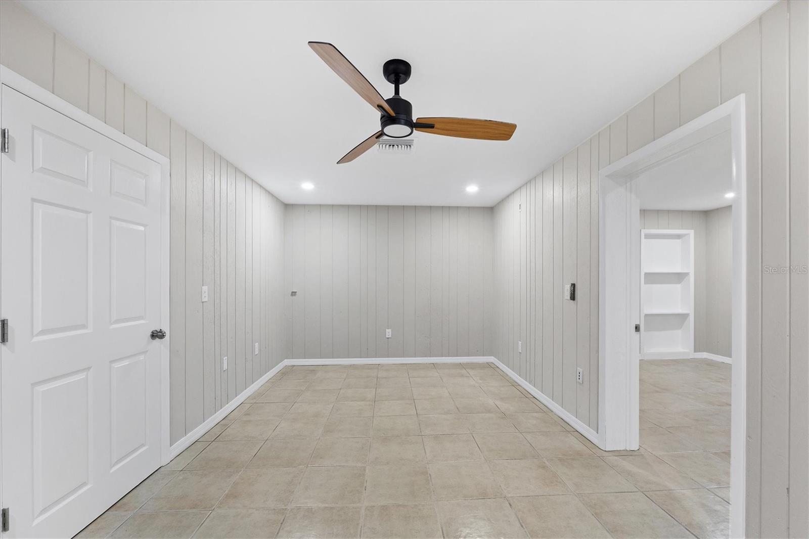 VENICE EDGEWOOD SEC OF - Commercial Sale