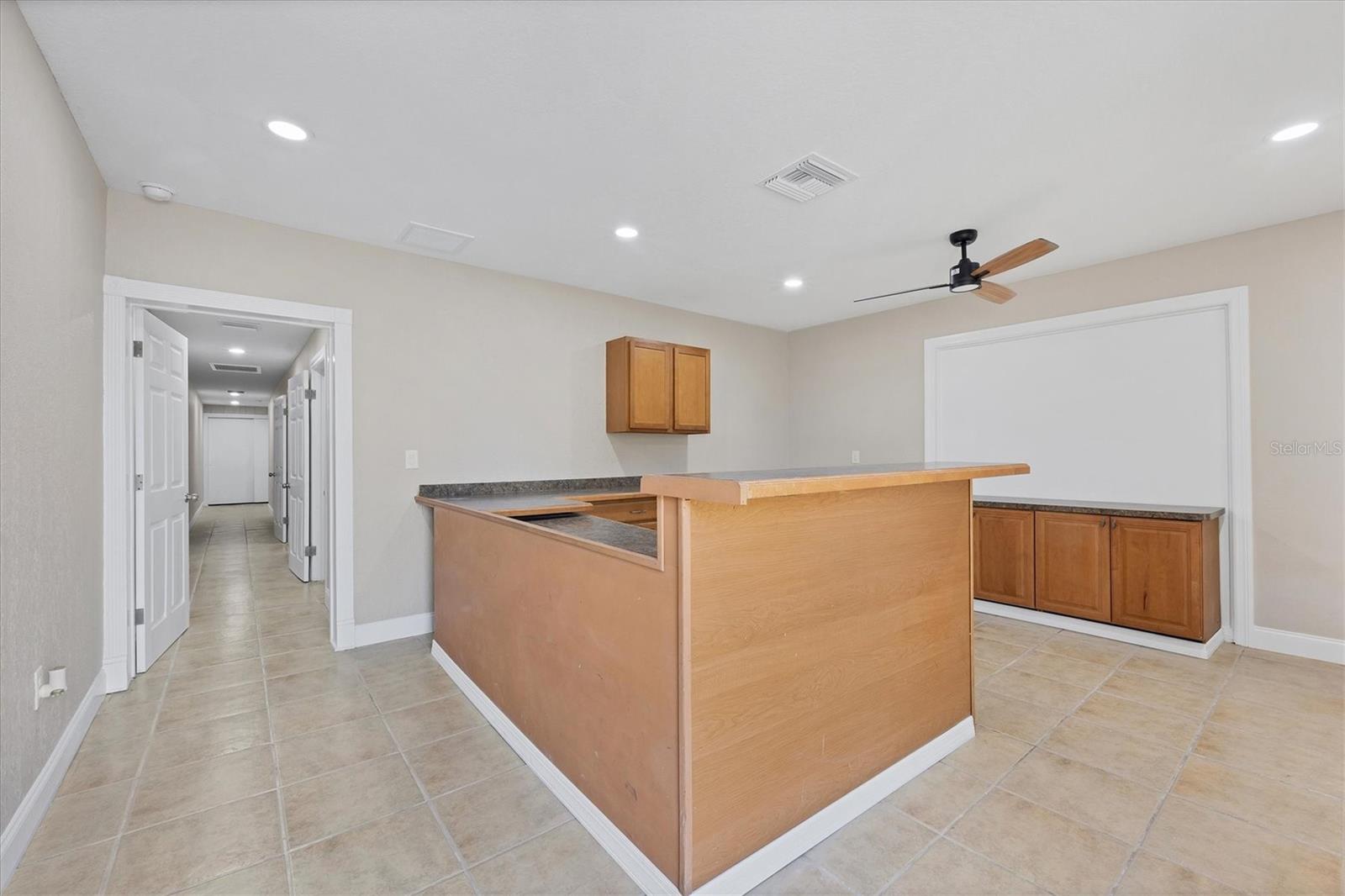 VENICE EDGEWOOD SEC OF - Commercial Sale