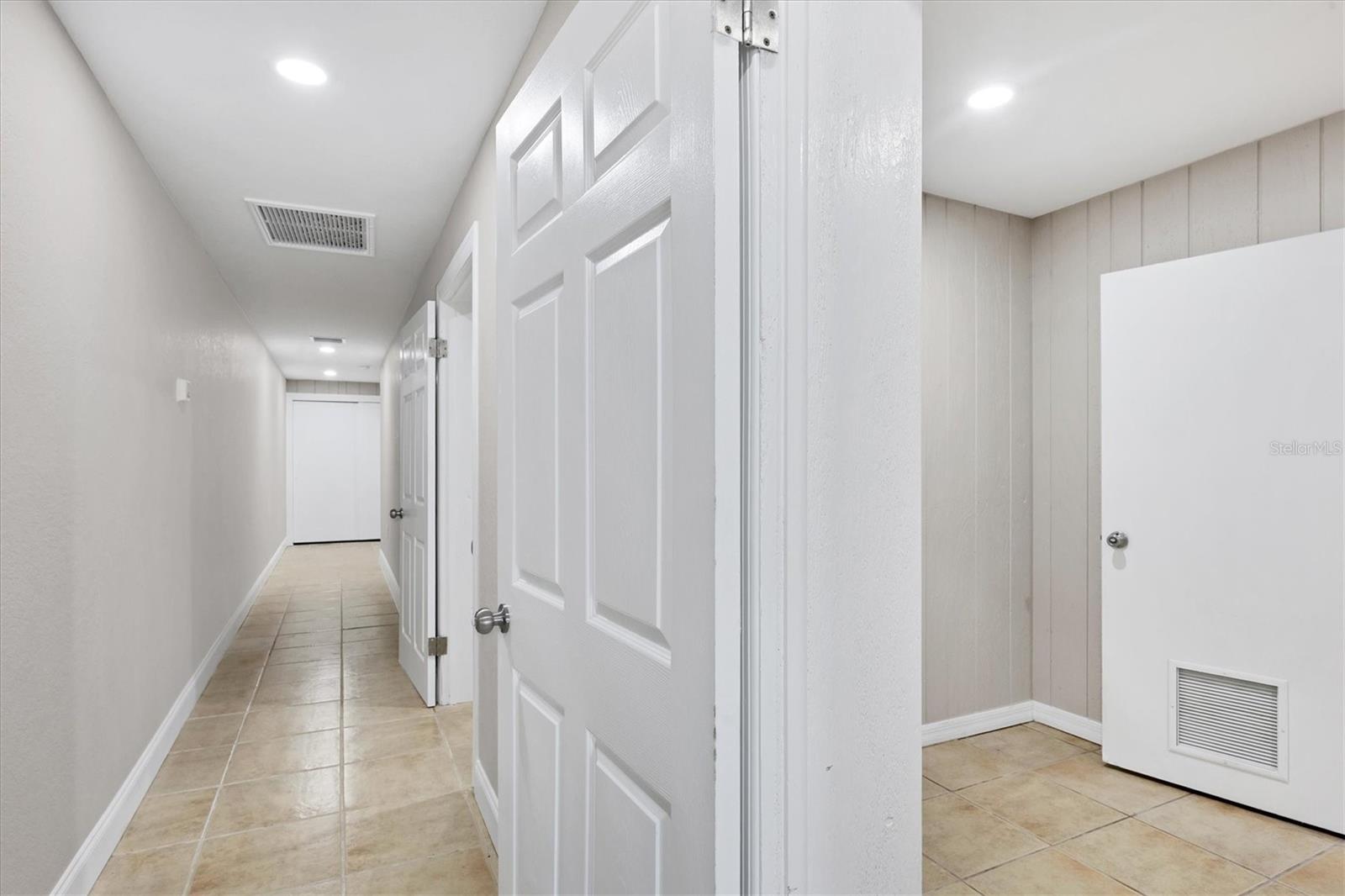 VENICE EDGEWOOD SEC OF - Commercial Sale