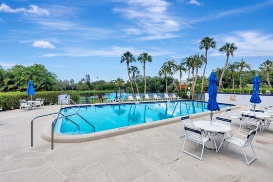 220 BELLEVIEW BOULEVARD 203