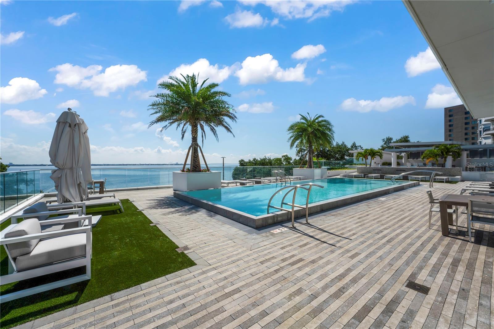 VIRAGE BAYSHORE - Residential