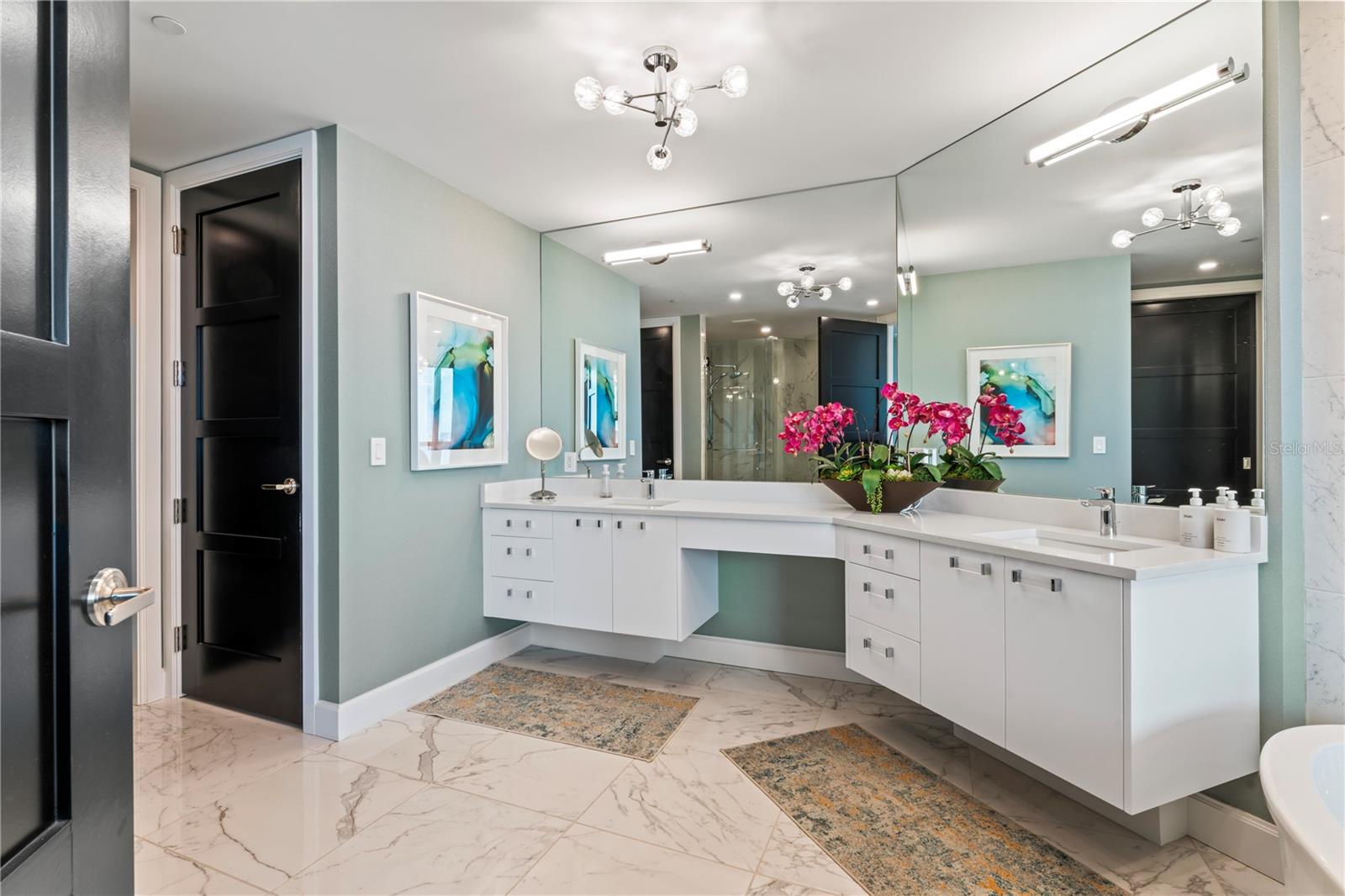 VIRAGE BAYSHORE - Residential