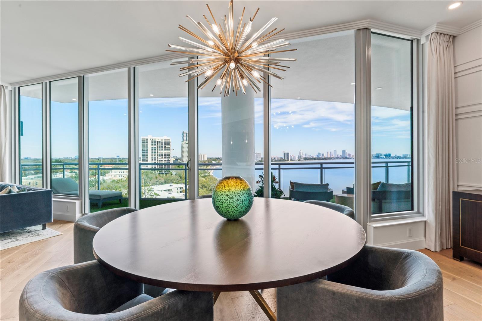 VIRAGE BAYSHORE - Residential