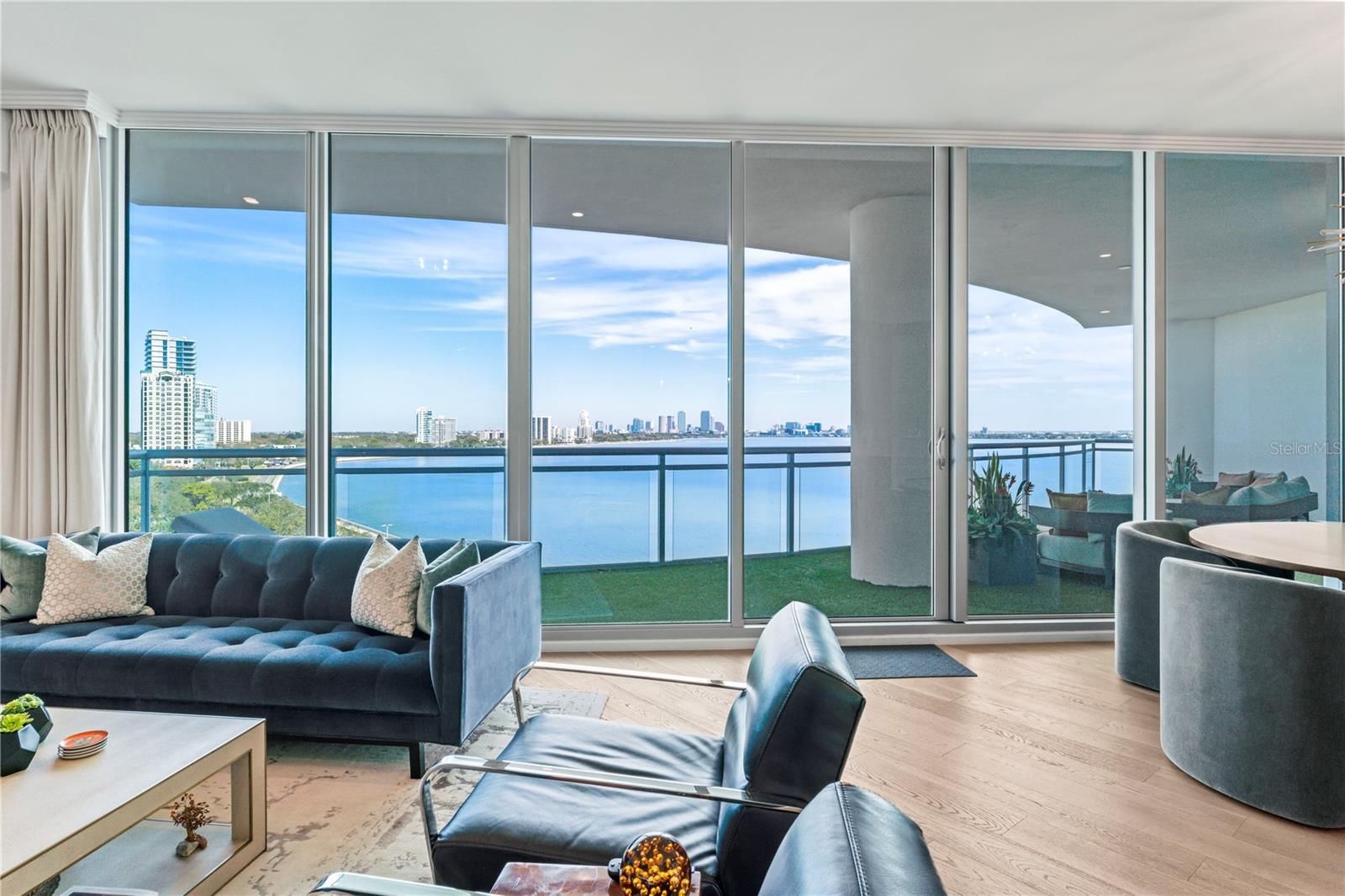 VIRAGE BAYSHORE - Residential