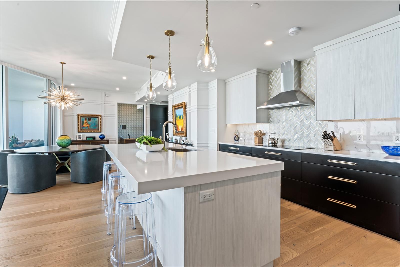 VIRAGE BAYSHORE - Residential