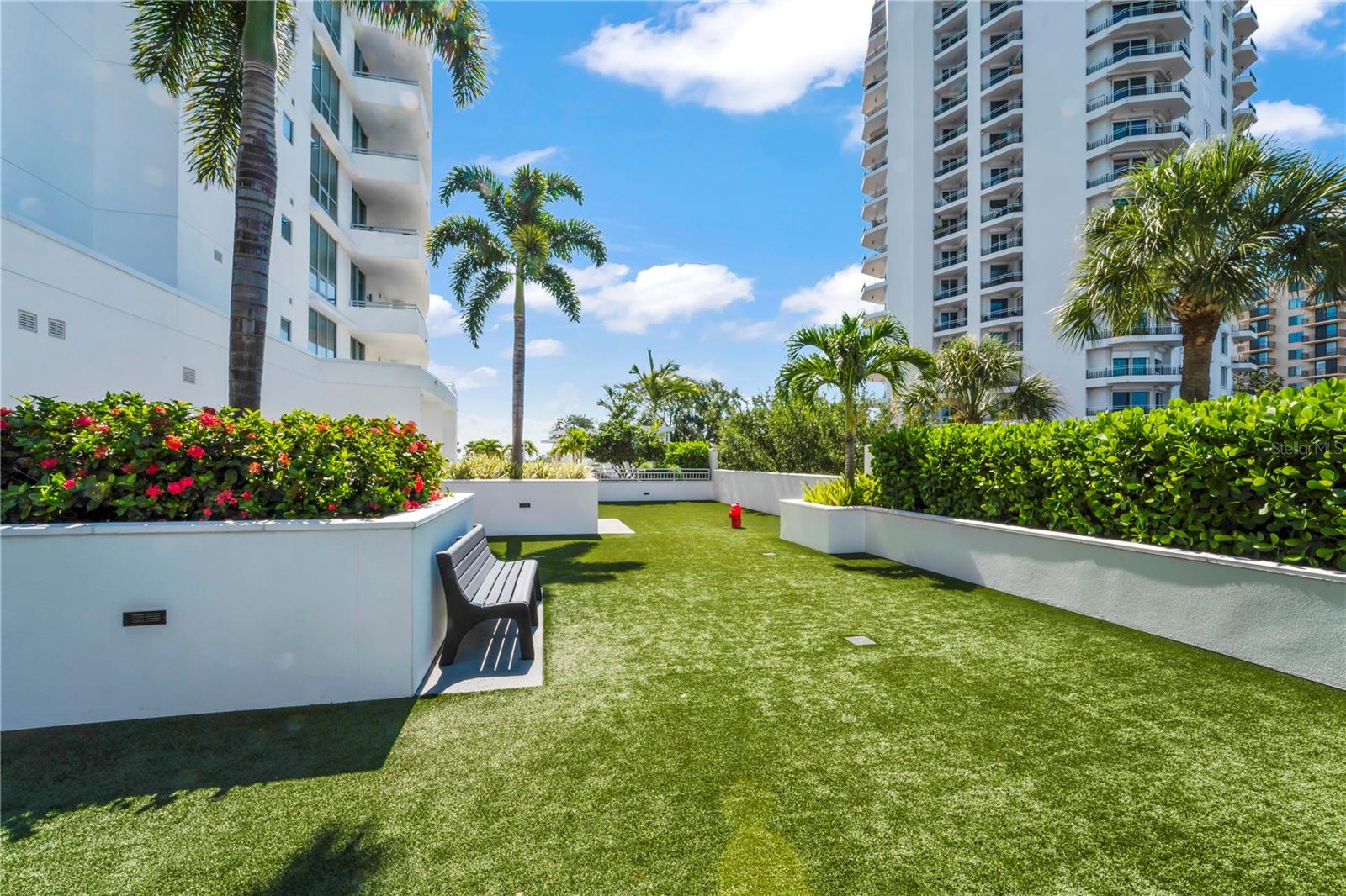 VIRAGE BAYSHORE - Residential